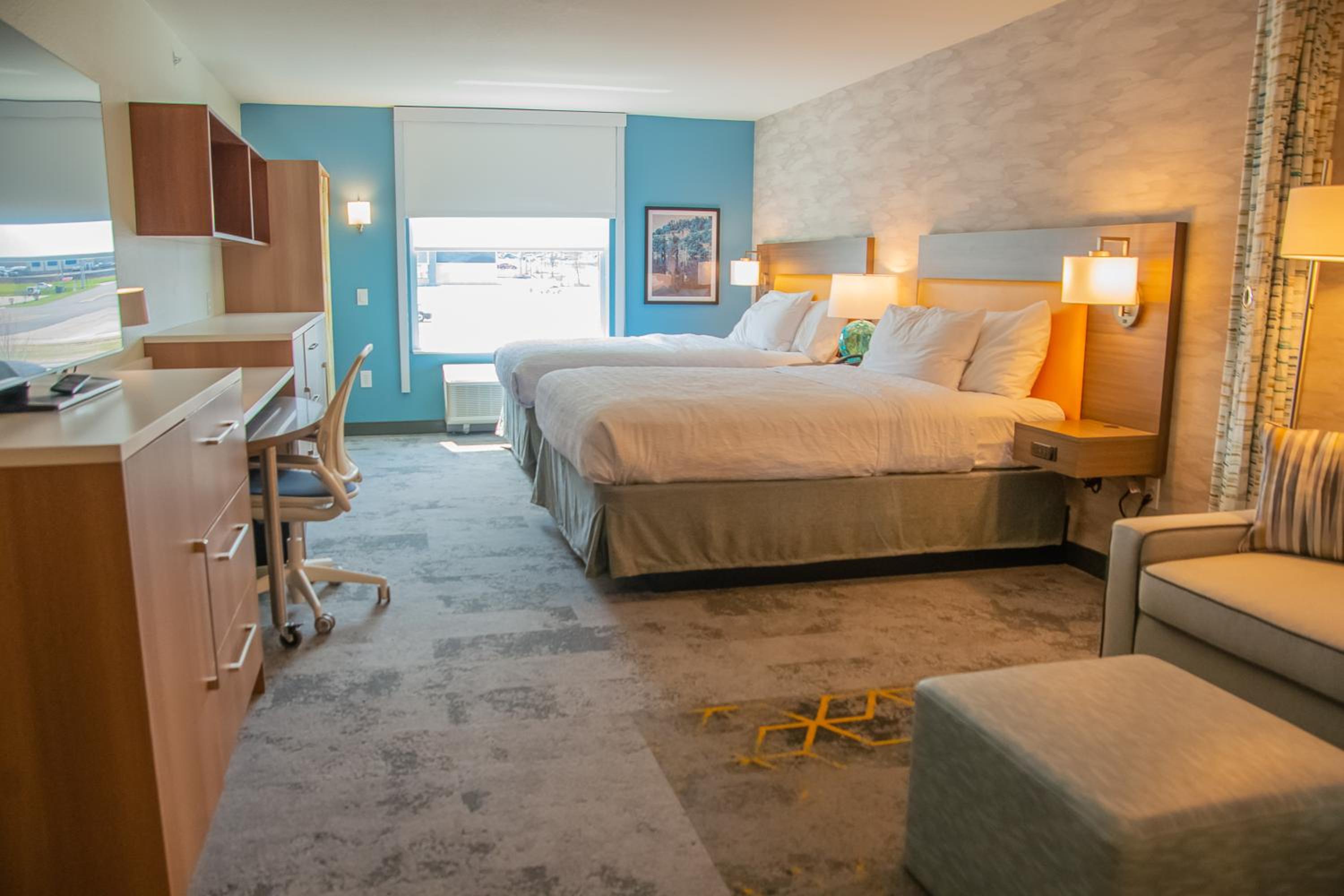 Studio Suite with Two Queen Beds - Photo 9
