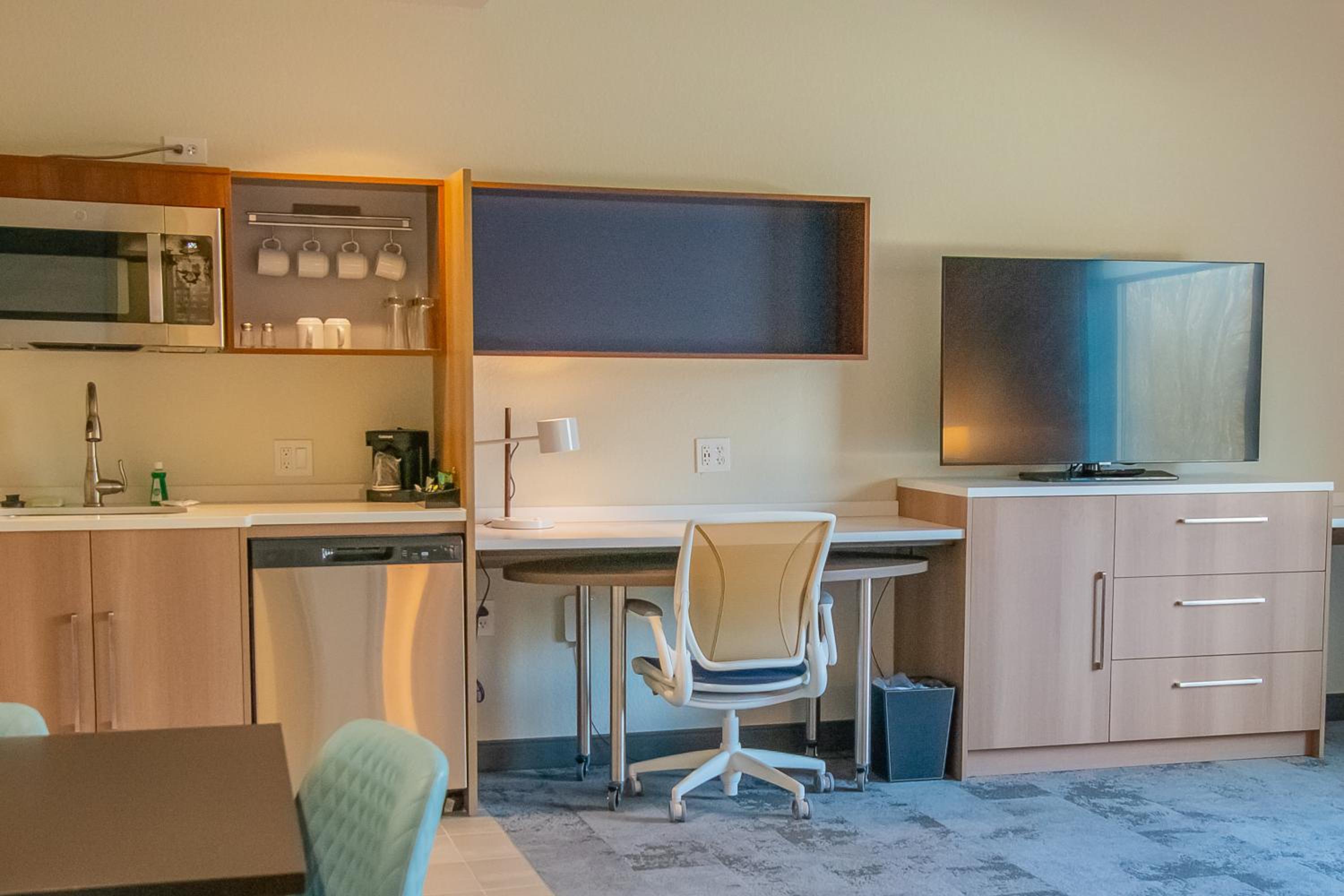 King Studio Suite - Photo 9