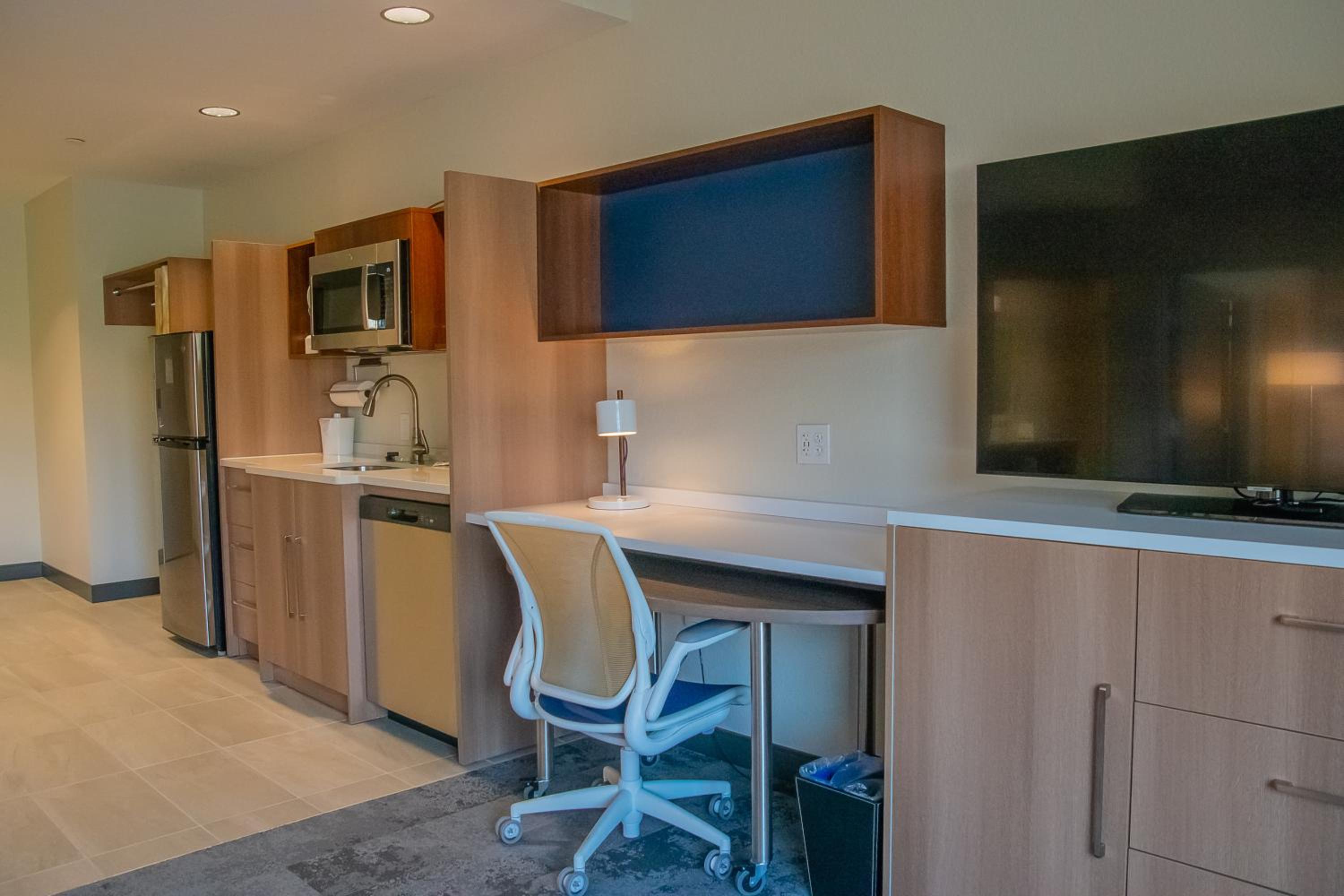 King Studio Suite - Photo 11