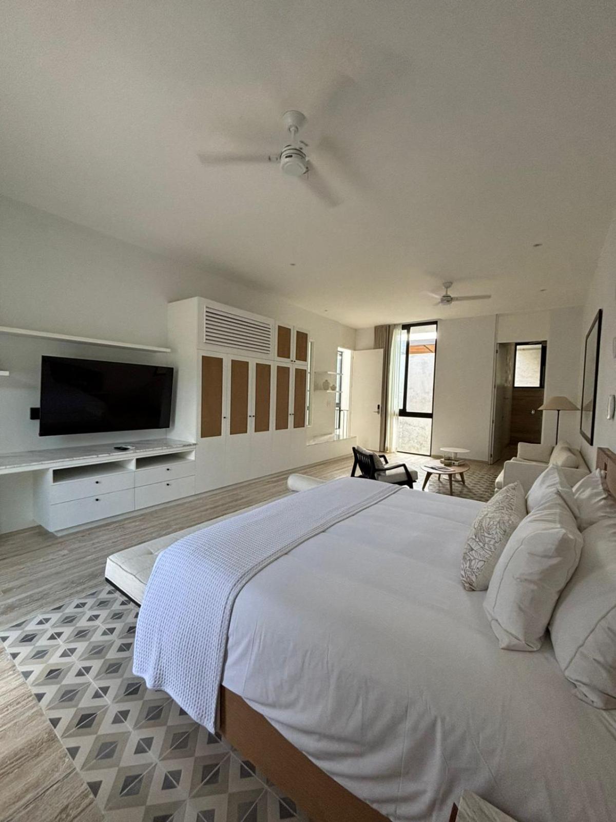 Deluxe Junior Suite - Photo 4