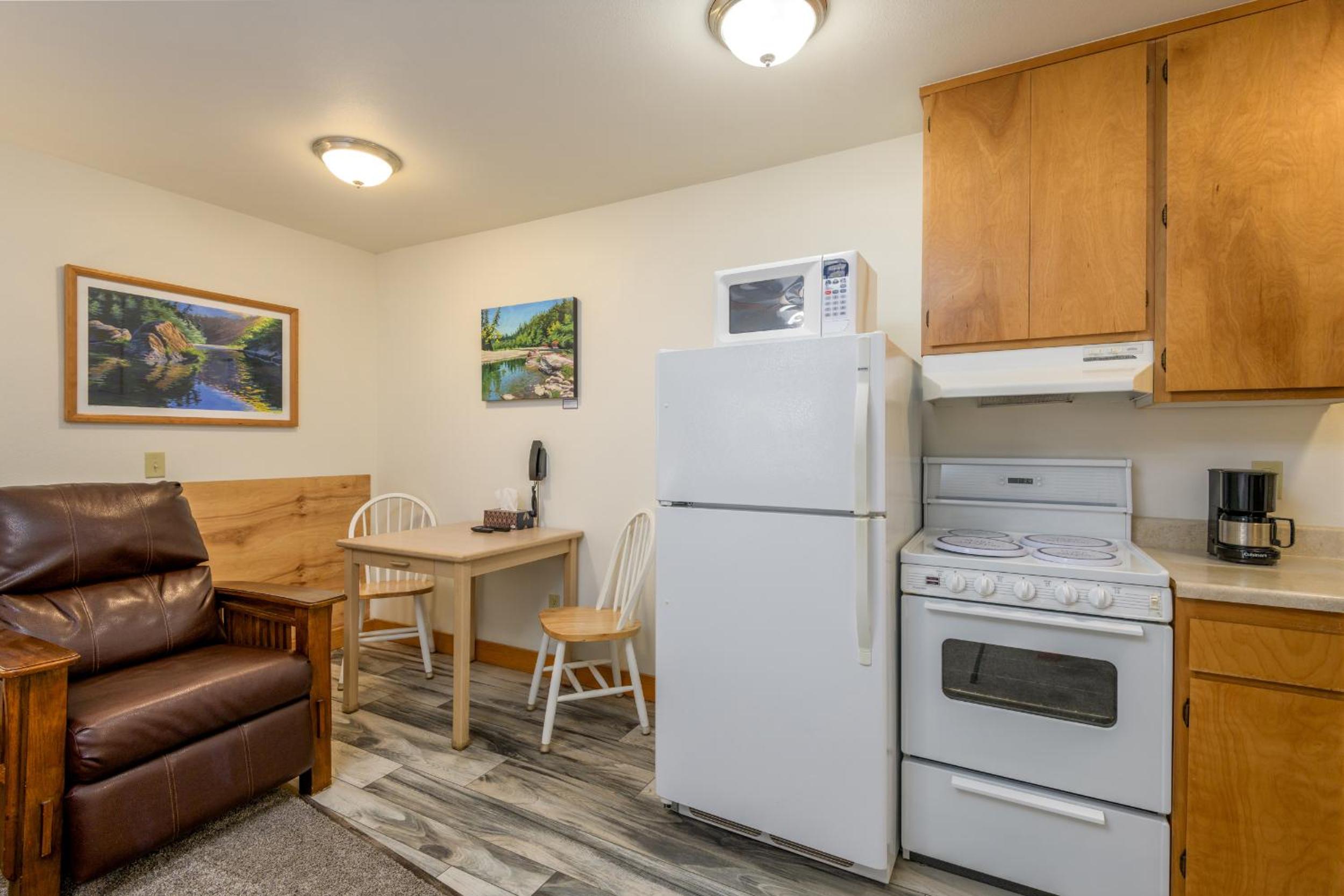One Bedroom Apartment (2 beds)