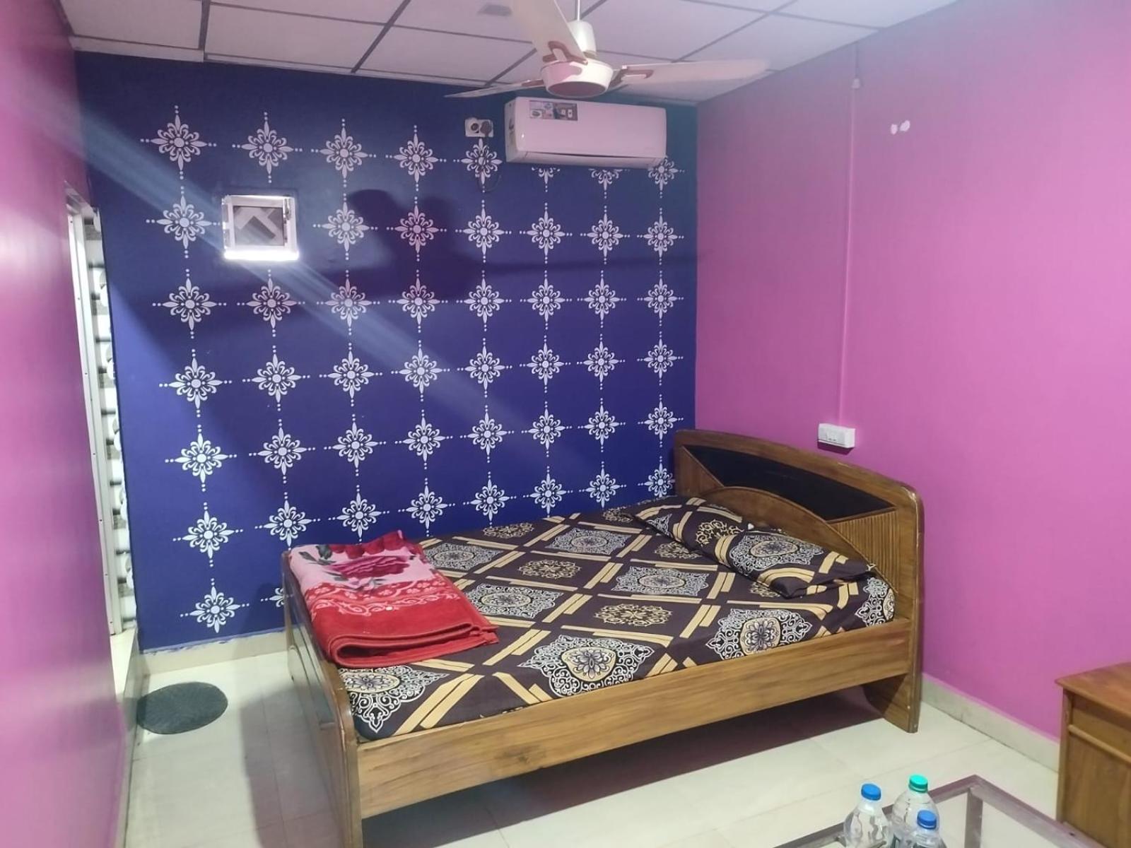 Budget Double Room photo 2