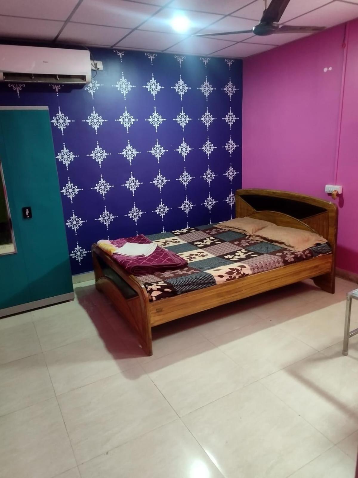 Budget Double Room photo 3