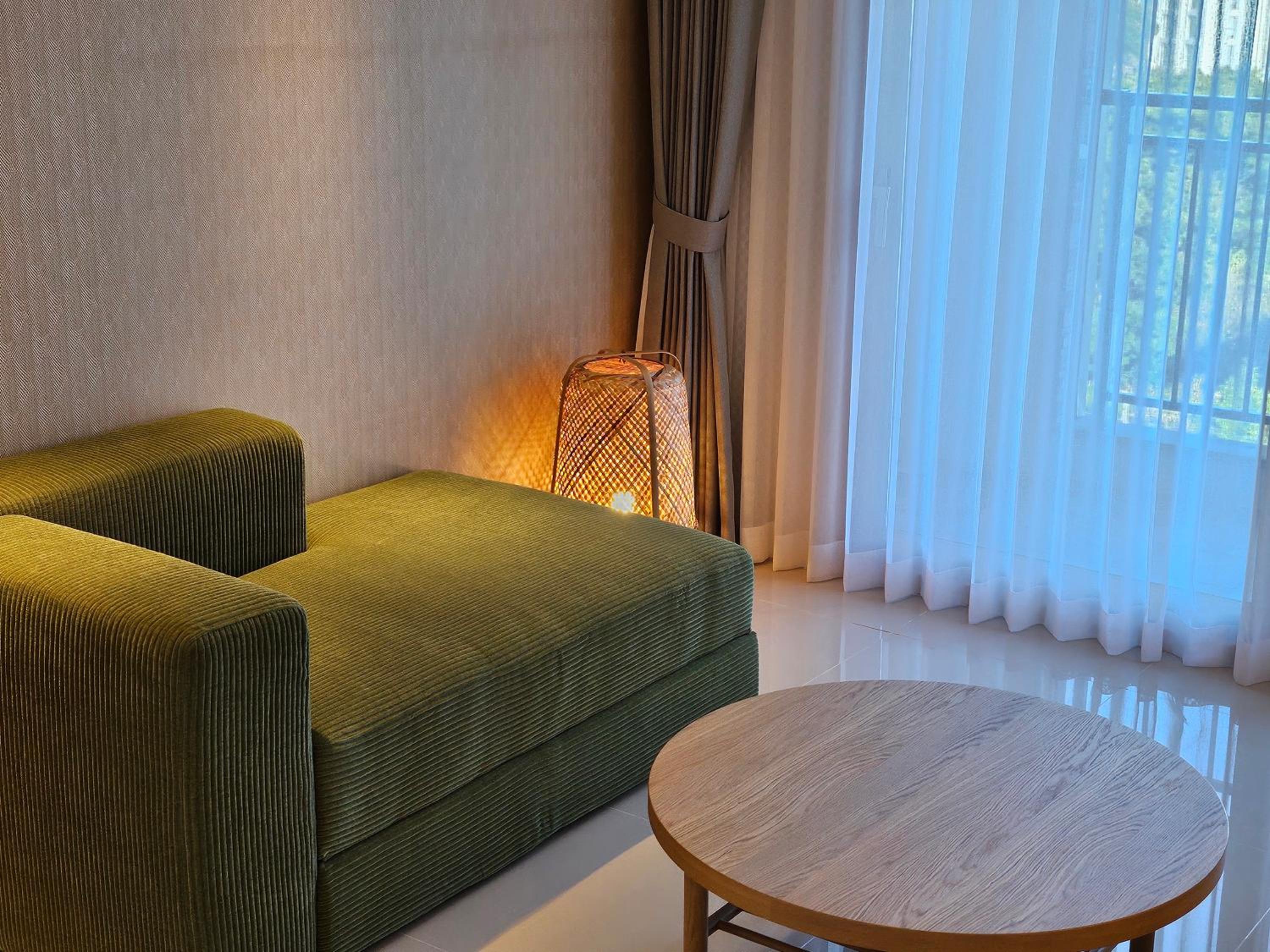 Deluxe Queen Room