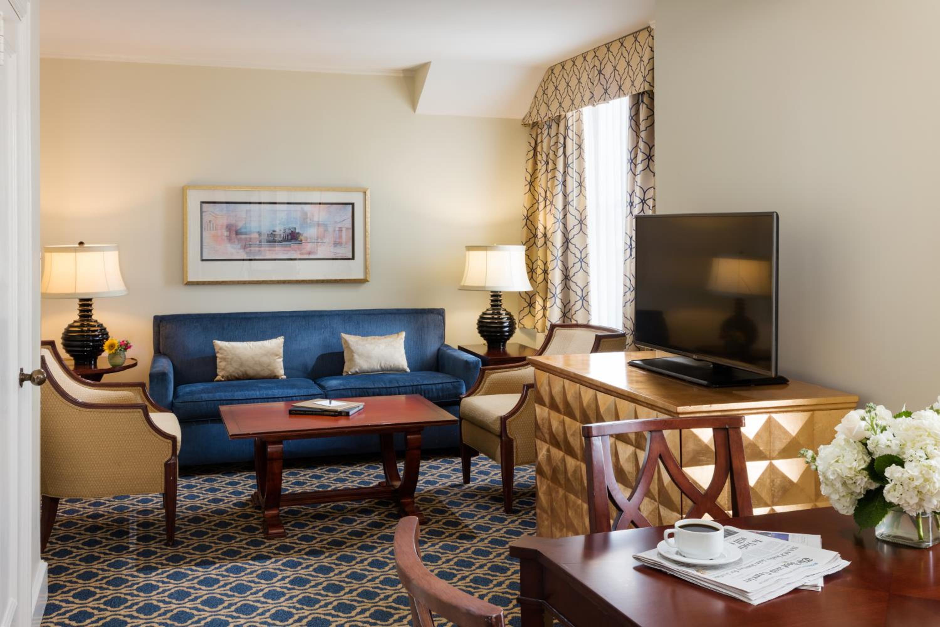 Suite - Photo 3