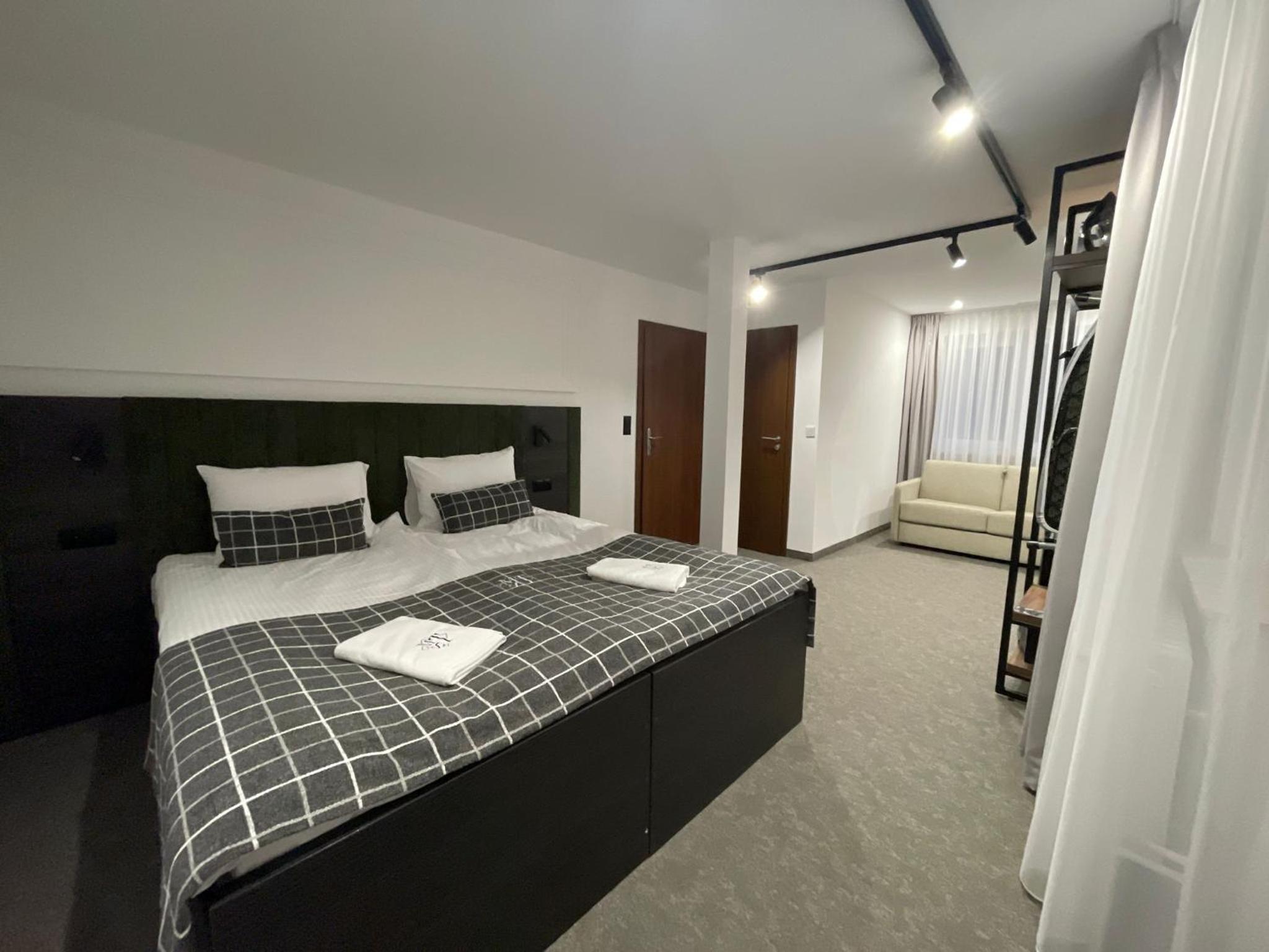 Quadruple Room with Private Bathroom