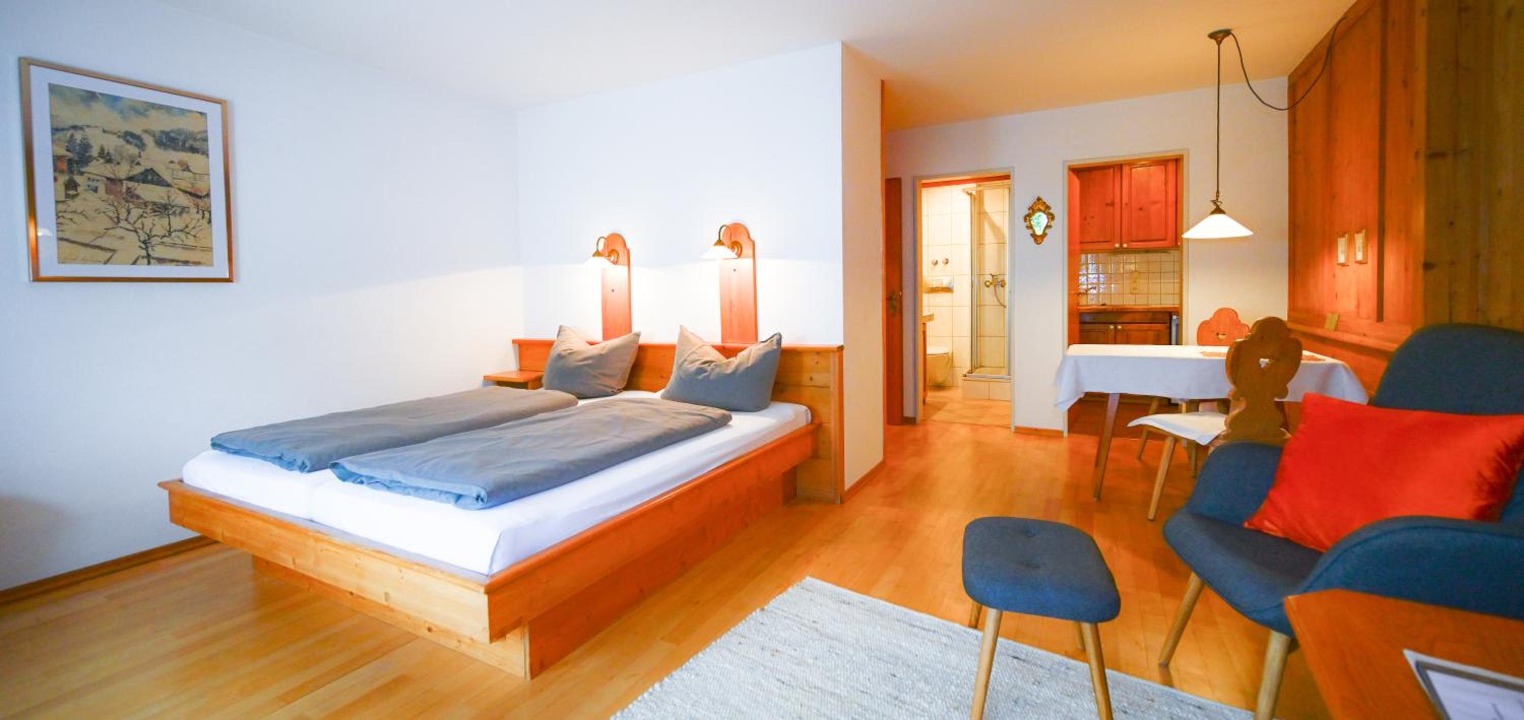 One-Bedroom Apartment with Balcony photo 1