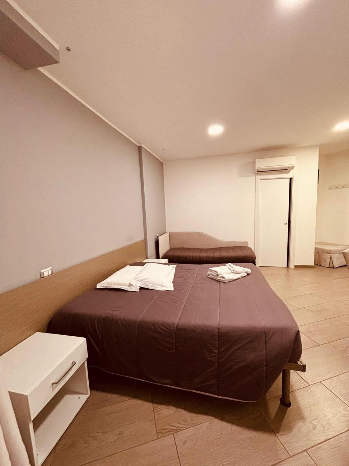 Deluxe Double or Twin Room photo 1