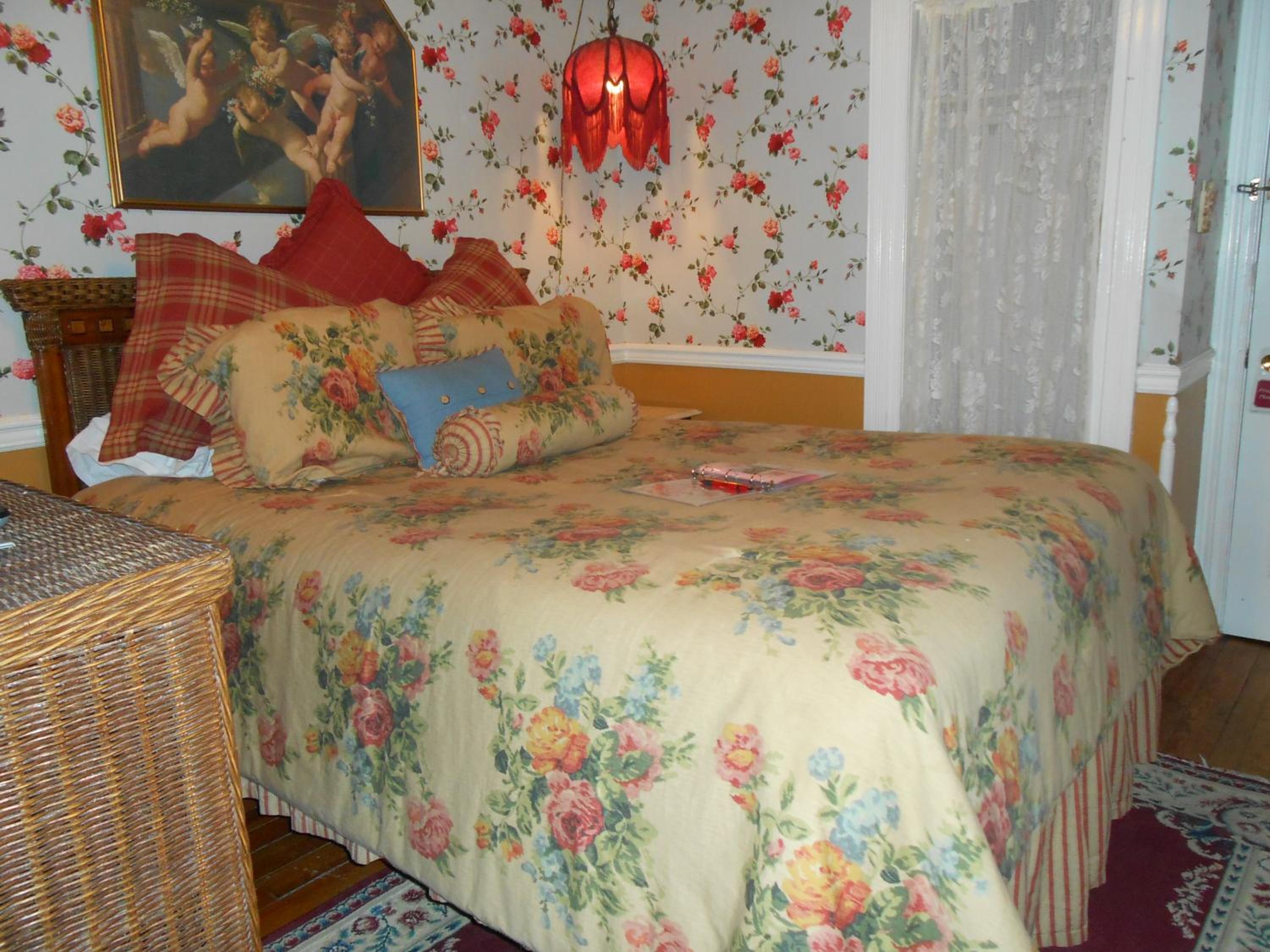Petite Queen Room photo 3