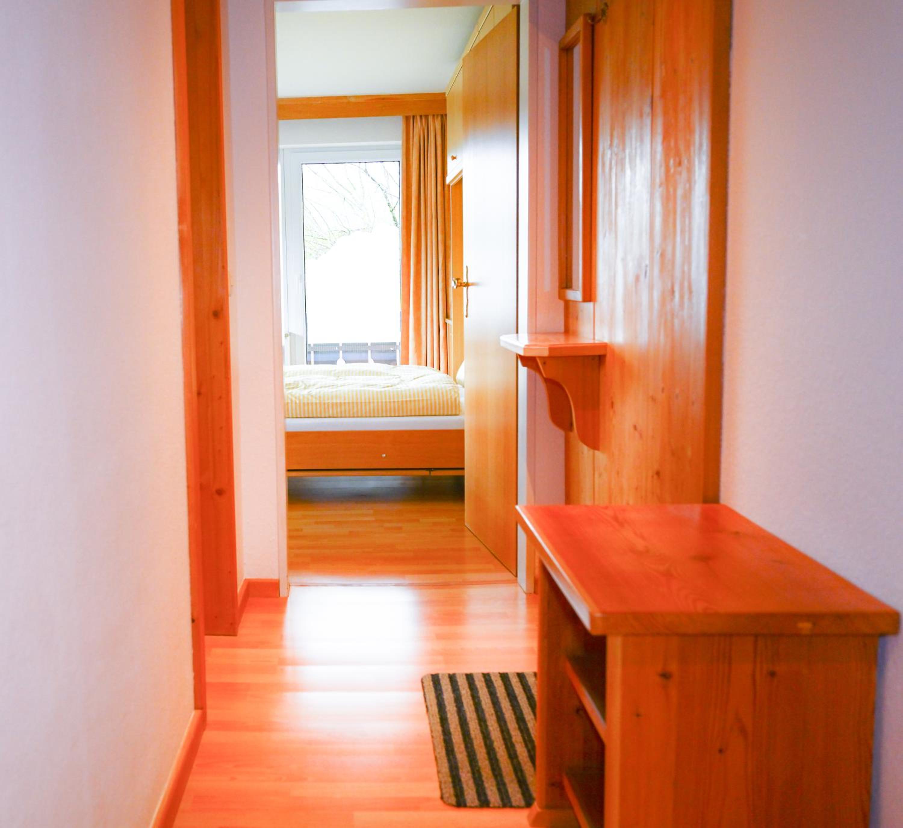 One-Bedroom Apartment with Balcony and Mountain View   photo 2