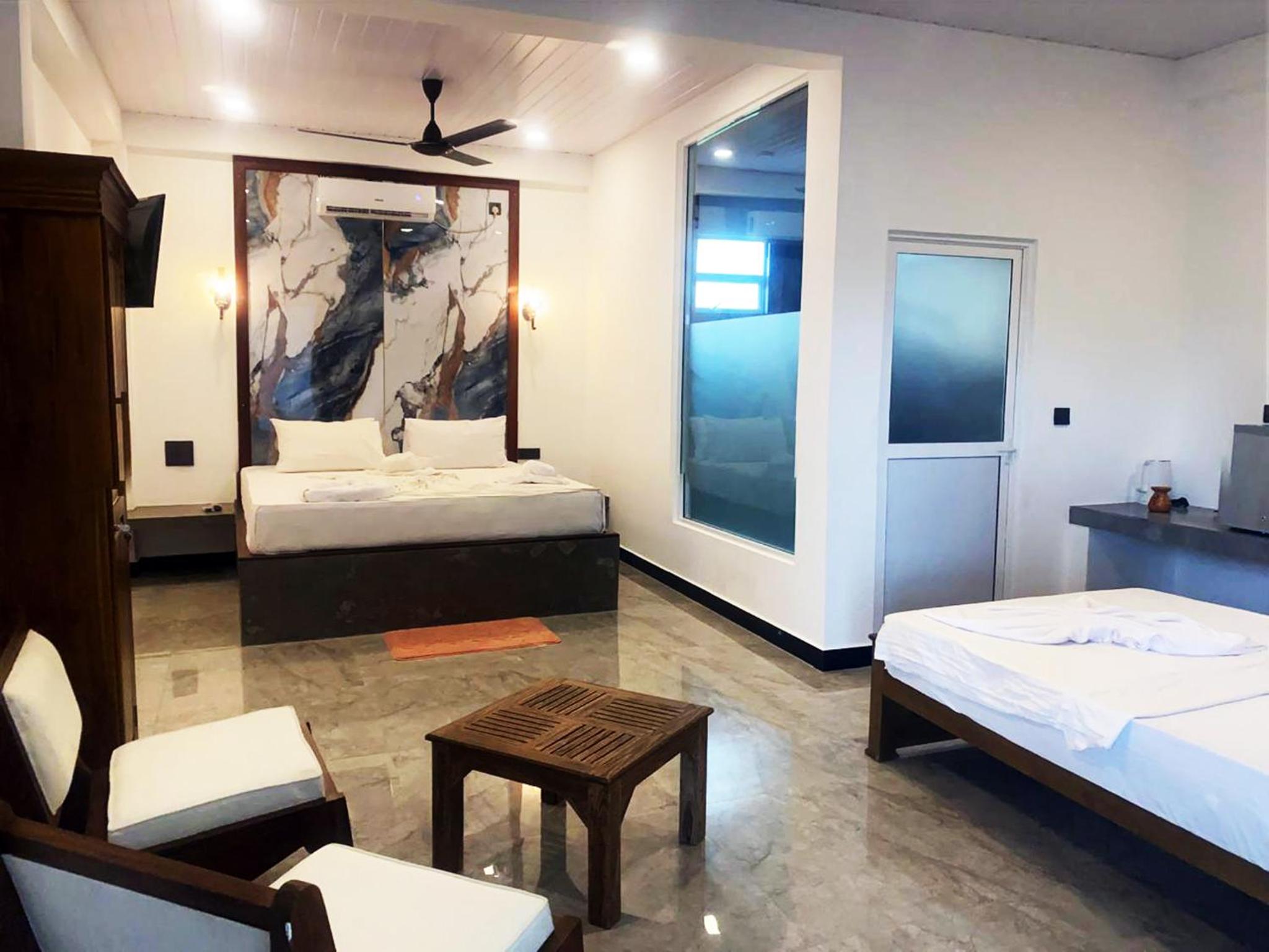 Deluxe Family Suite photo 3