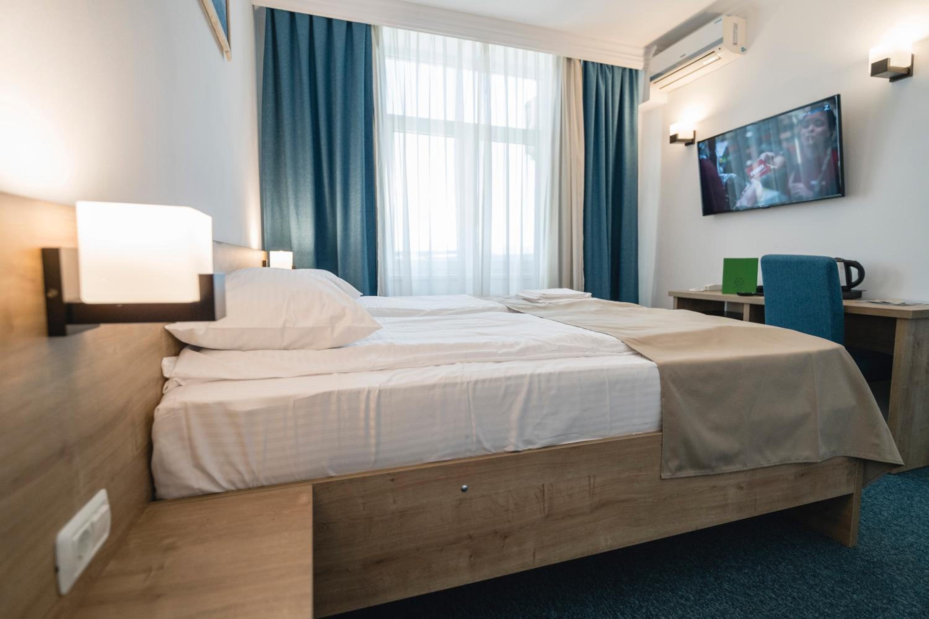 Double Room - Photo 7