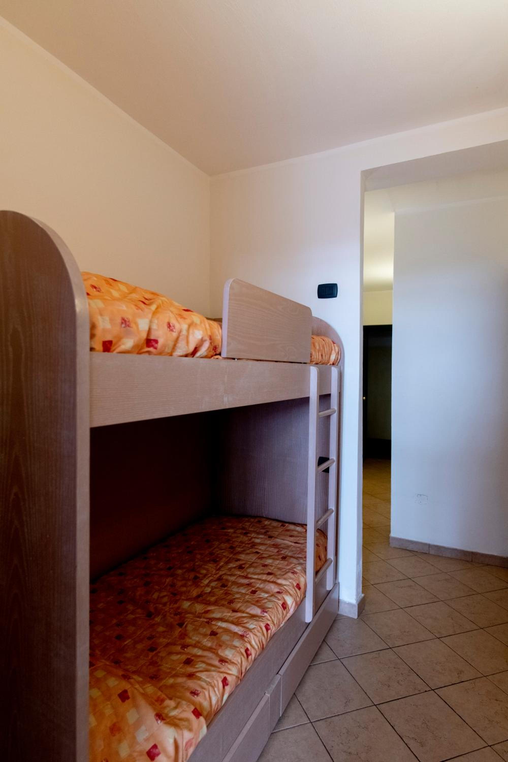 One-Bedroom Apartment with Terrace - Photo 3