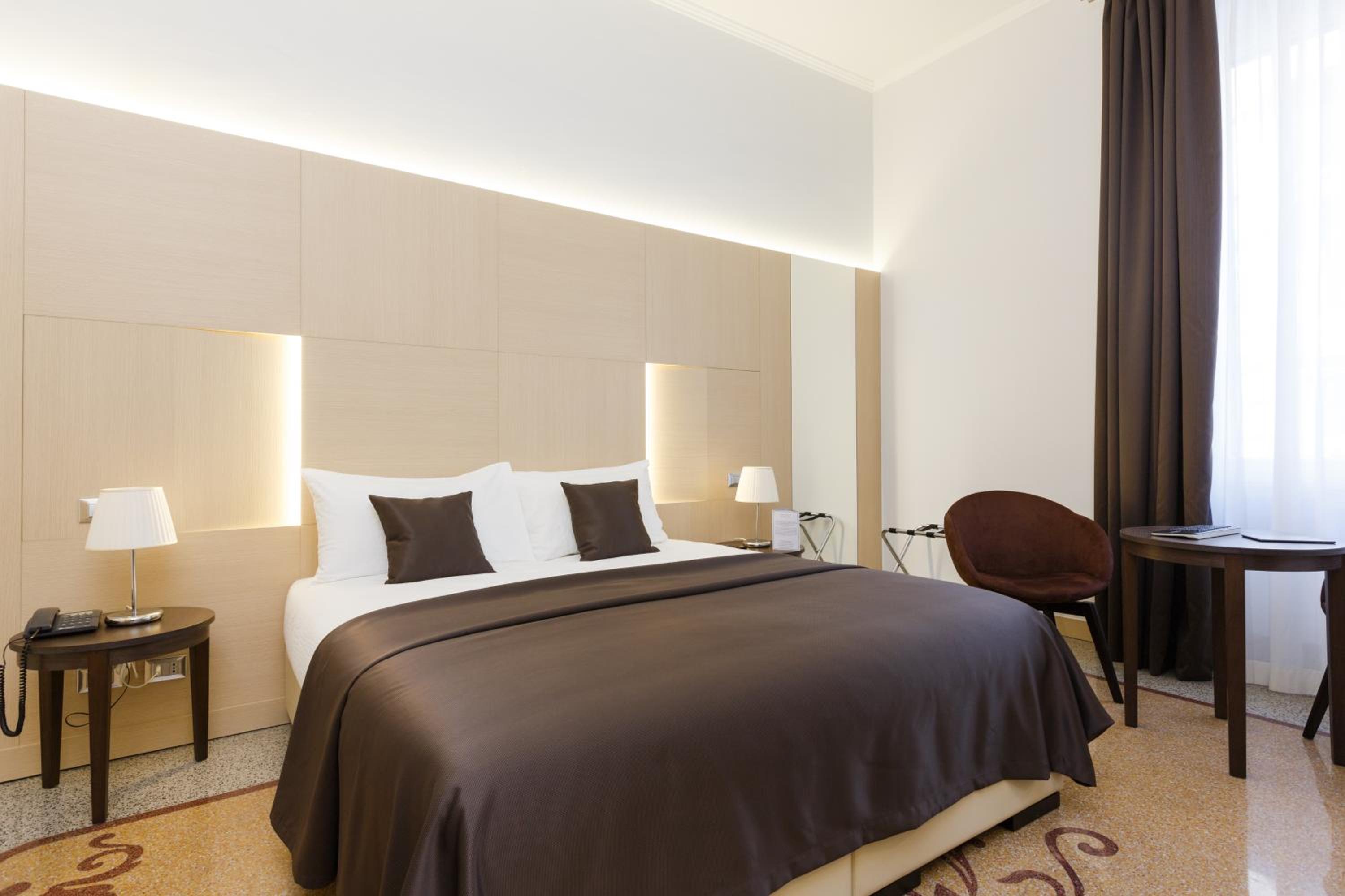 Deluxe Triple Room photo 2