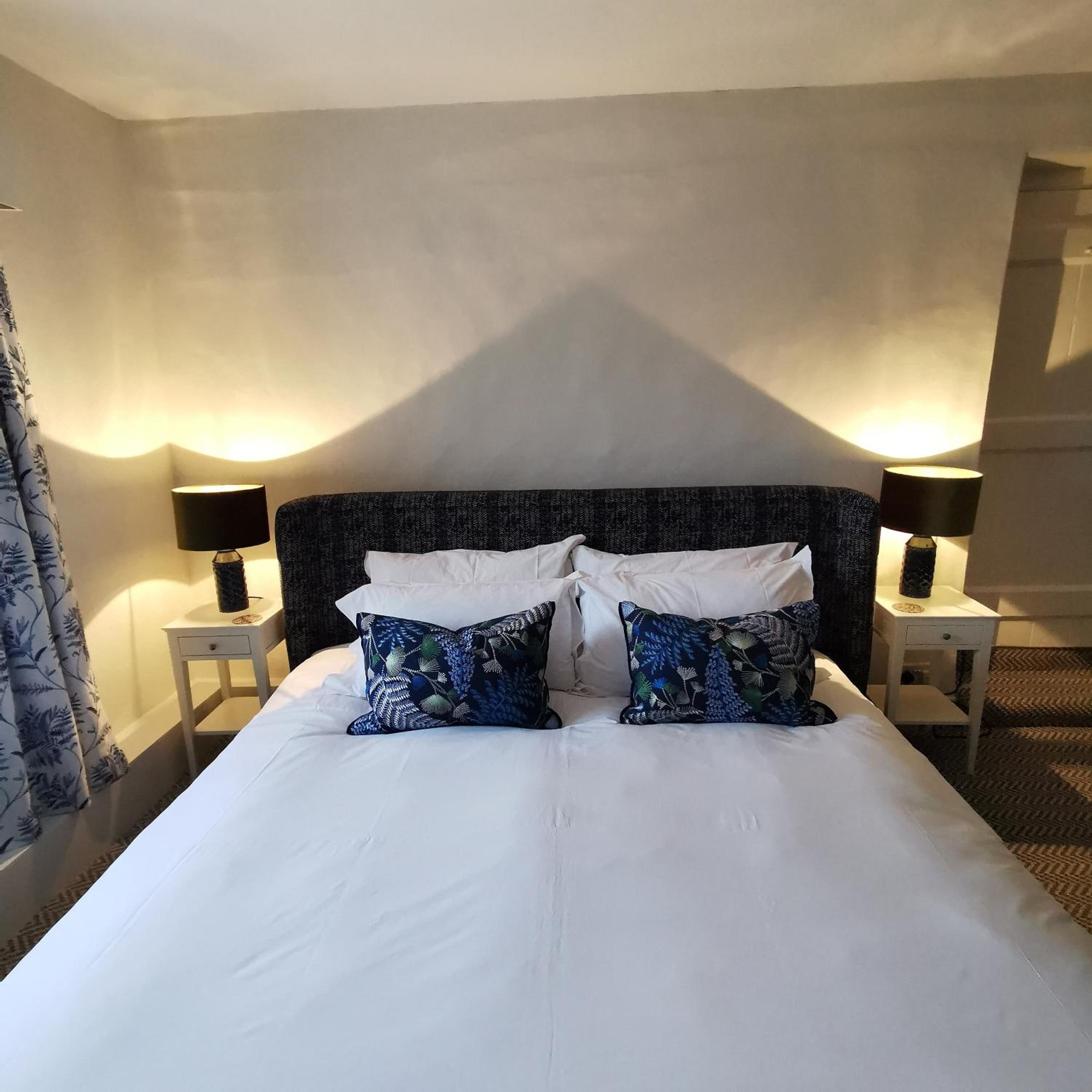 Superior King Room - Photo 3