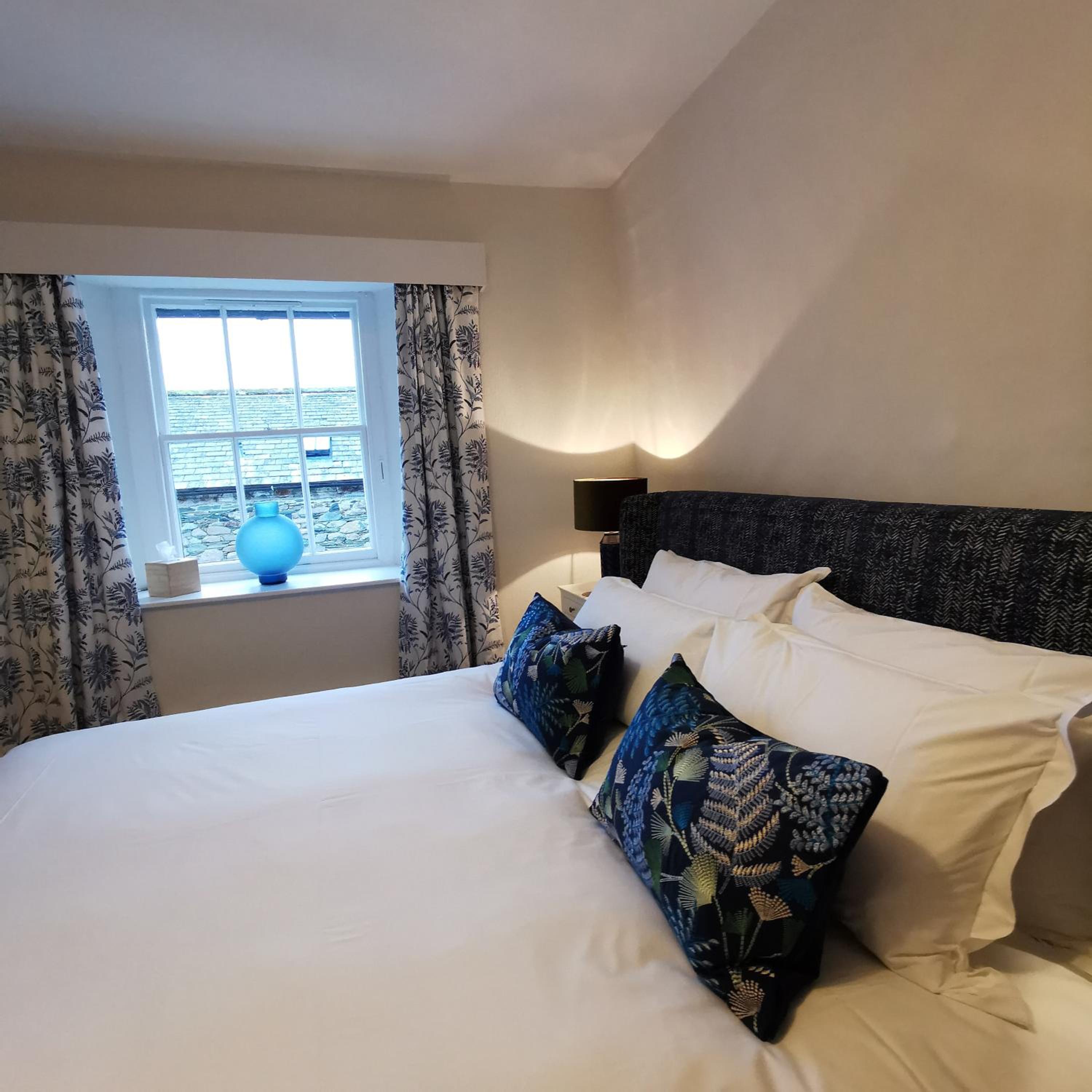 Superior King Room - Photo 5