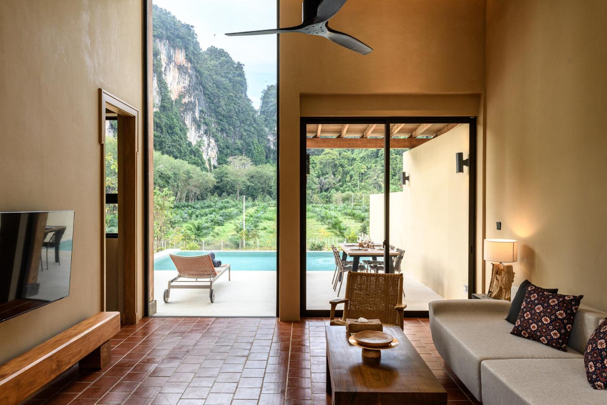 Suite with Mountain View