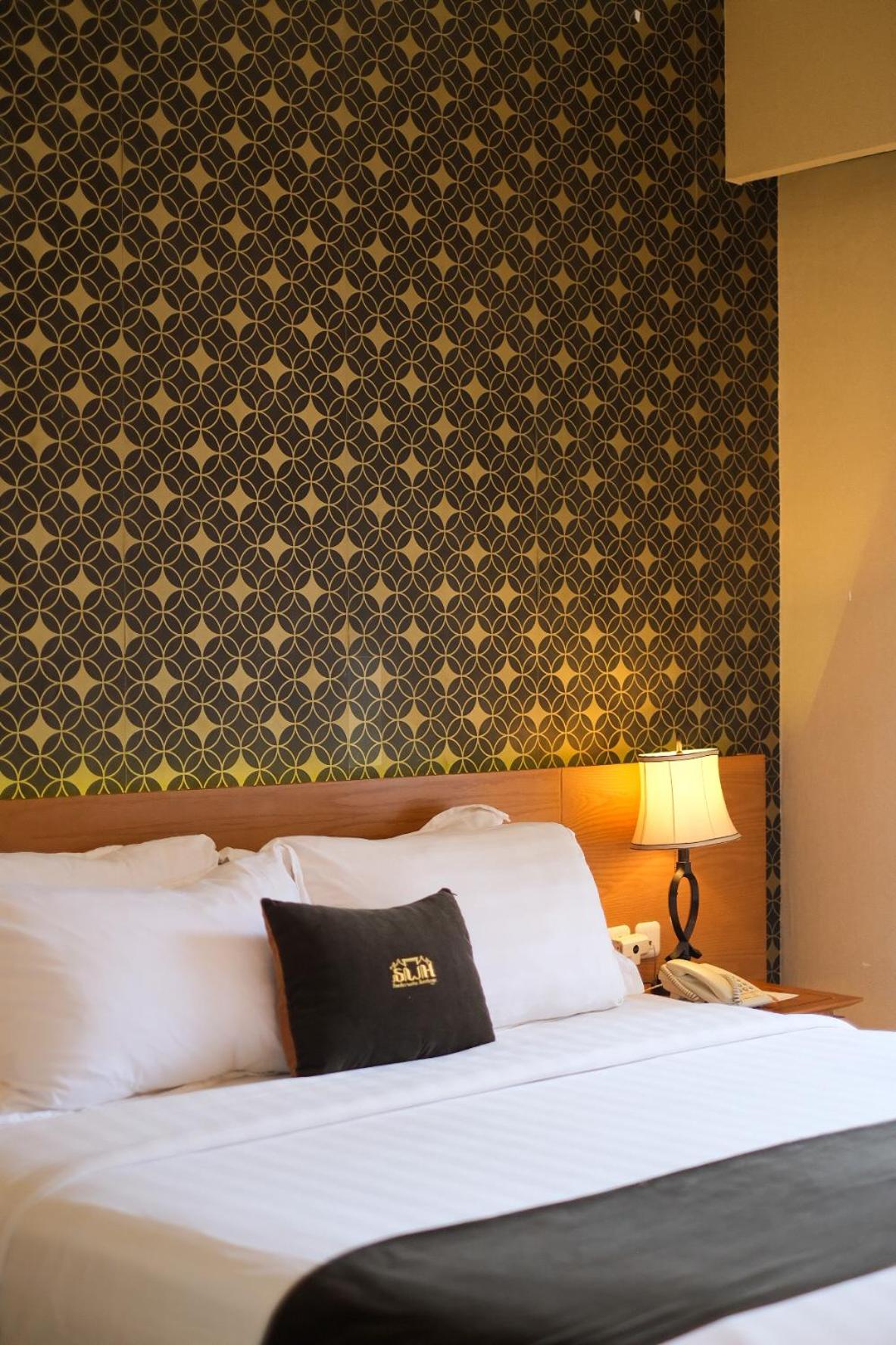 Christmas Package at Deluxe Premium