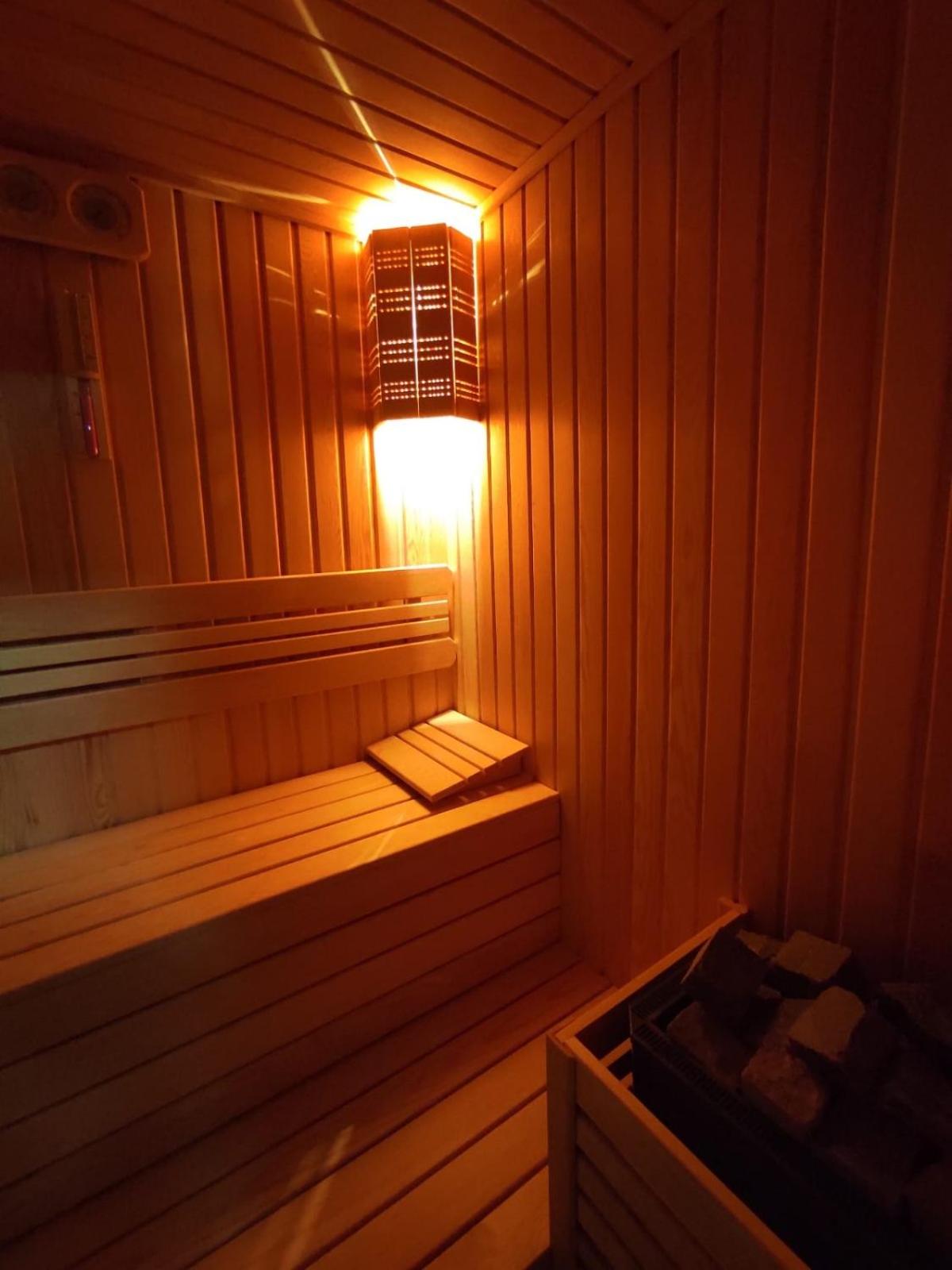 Deluxe Double Room with Balcony photo 2
