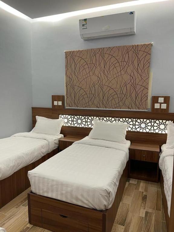 Economy Triple Room photo 1