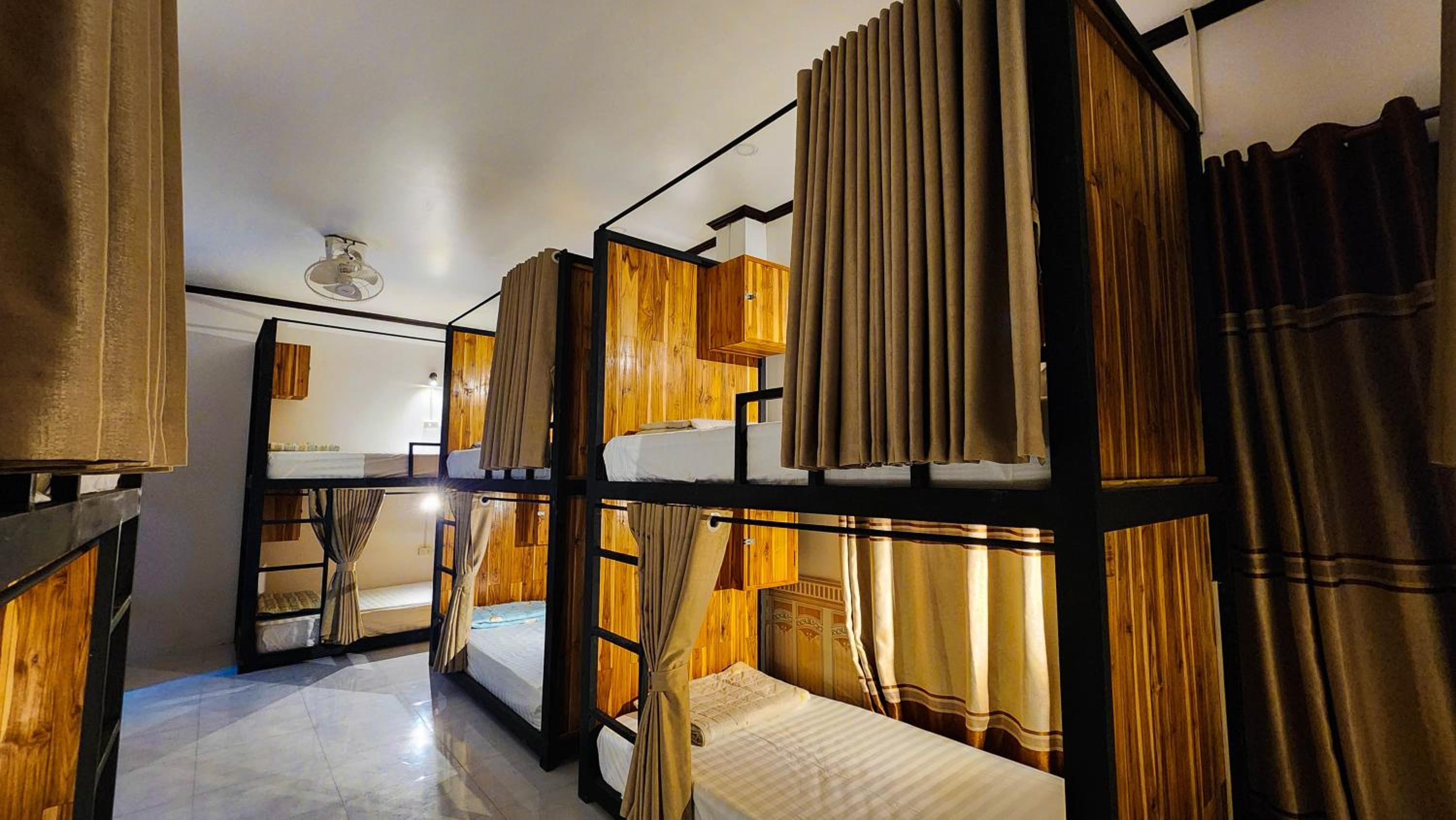 Bed in 6-Bed Female Dormitory Room photo 1