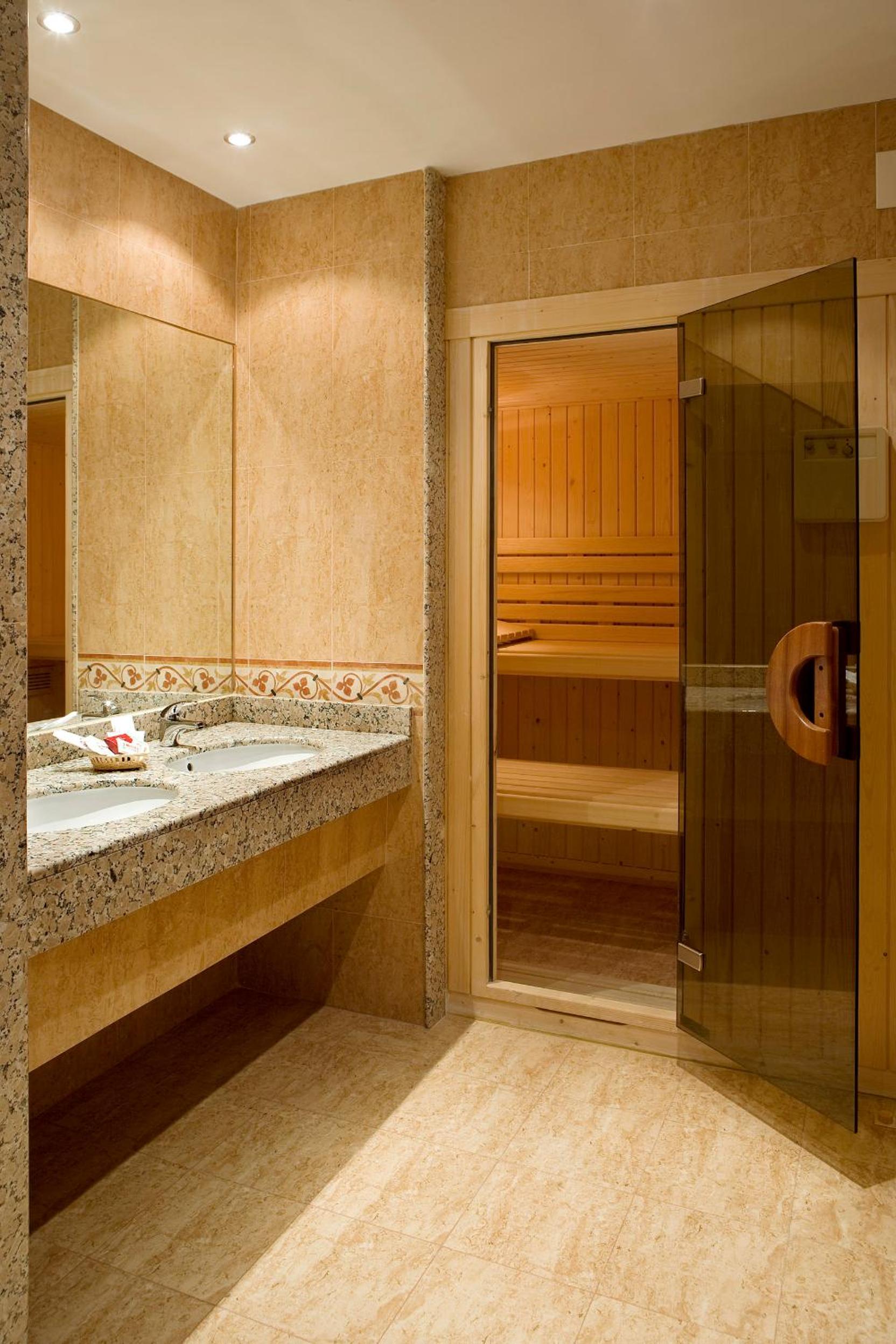 Deluxe Suite - Photo 4