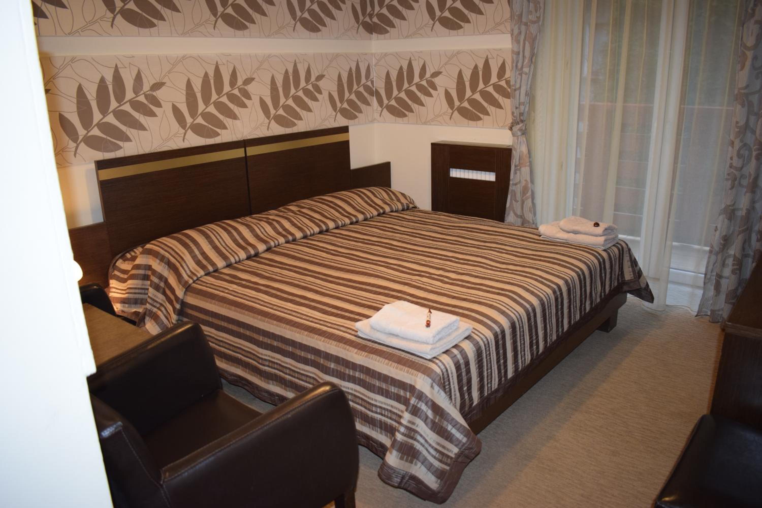 Double Room - Photo 3