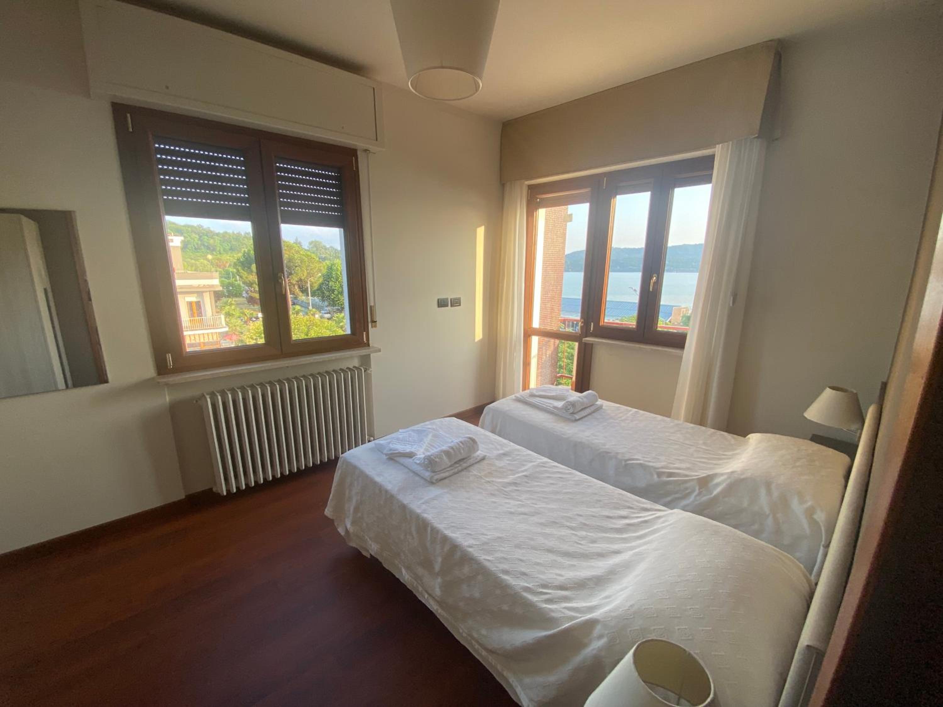 Quadruple Room with Lake View