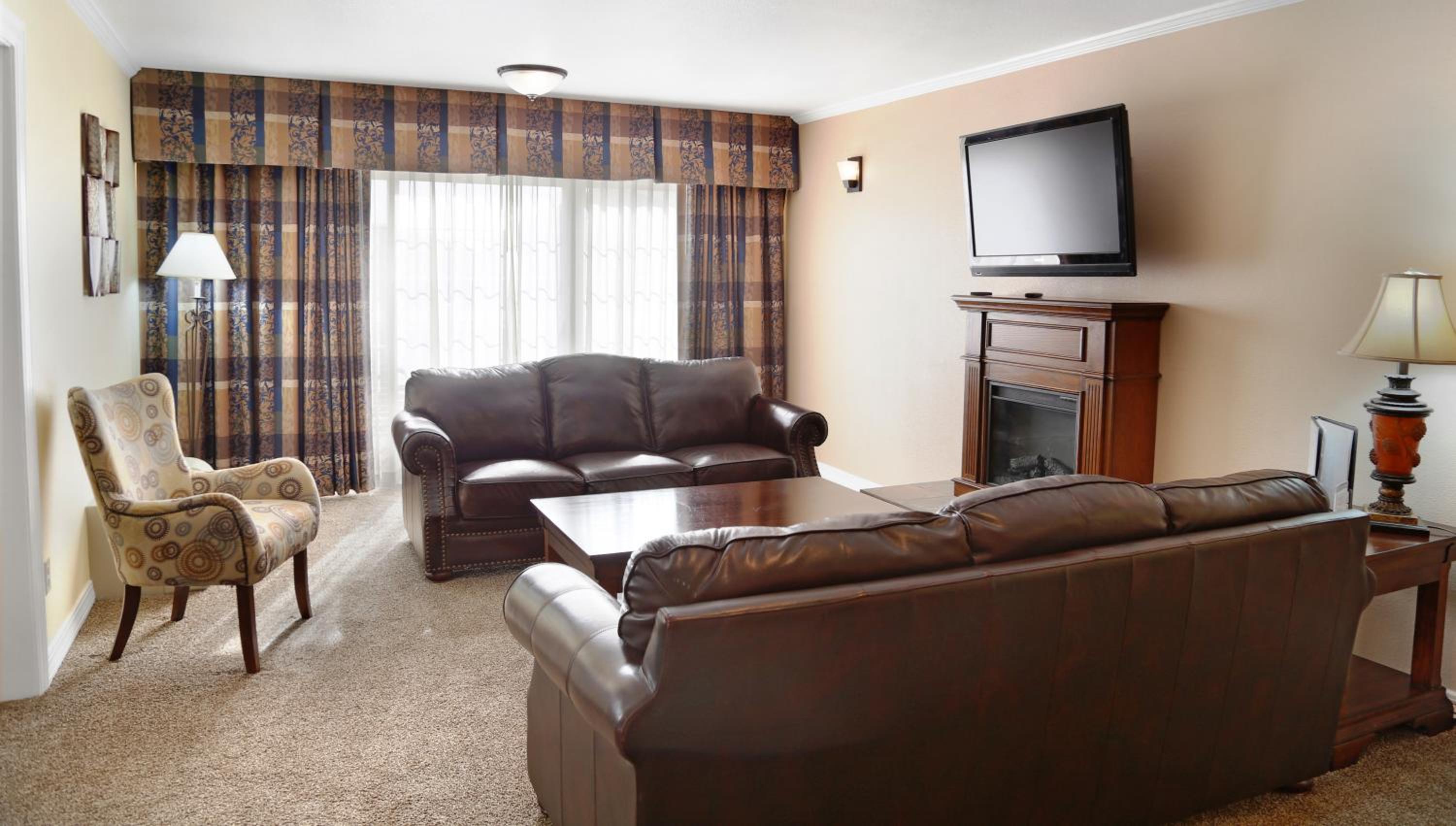 Two-Bedroom Suite - Non-Smoking - Photo 2