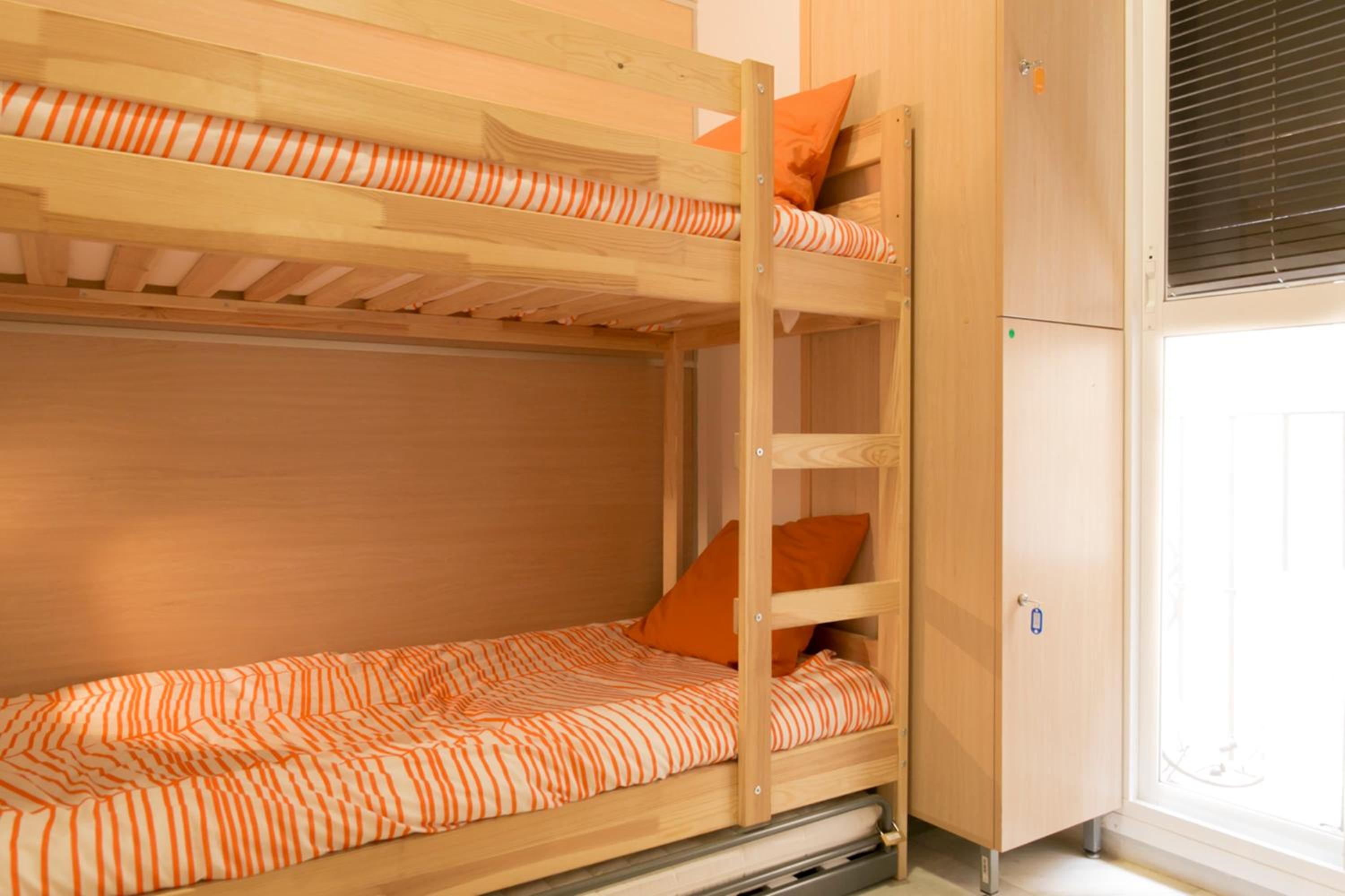 Habitación Triple Básica con Baño Compartido