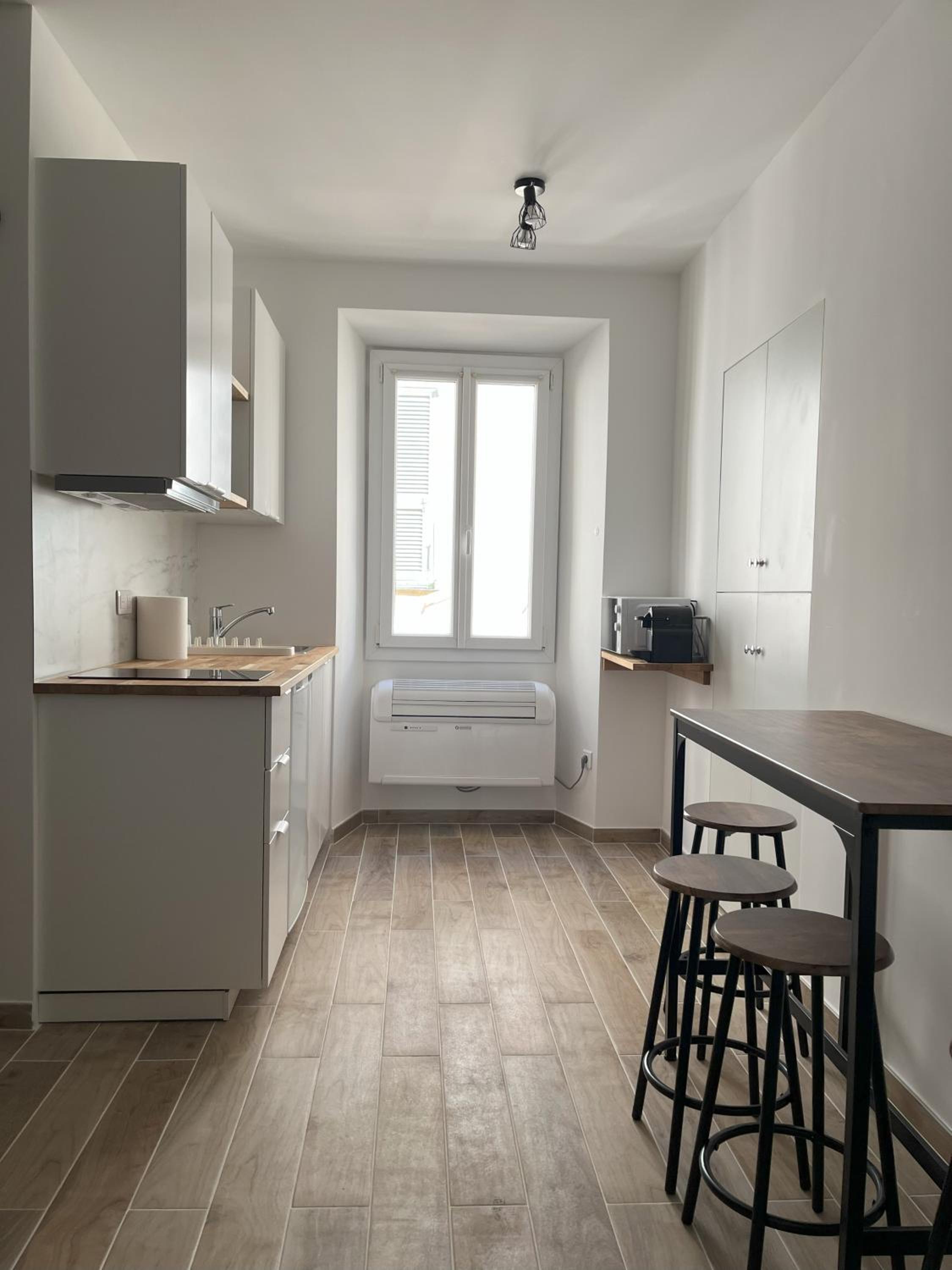 One-Bedroom Apartment