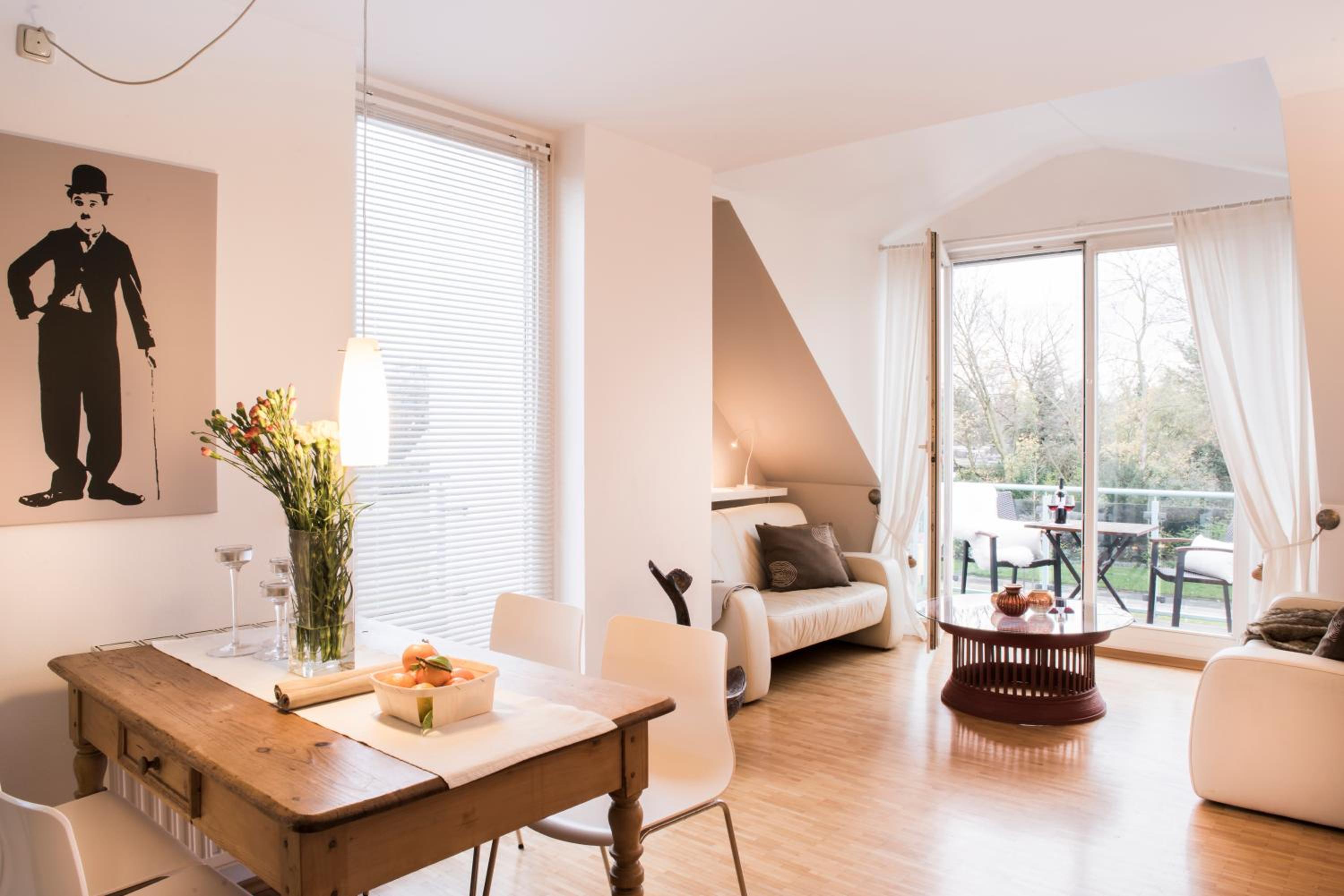One-Bedroom Apartment with Balcony