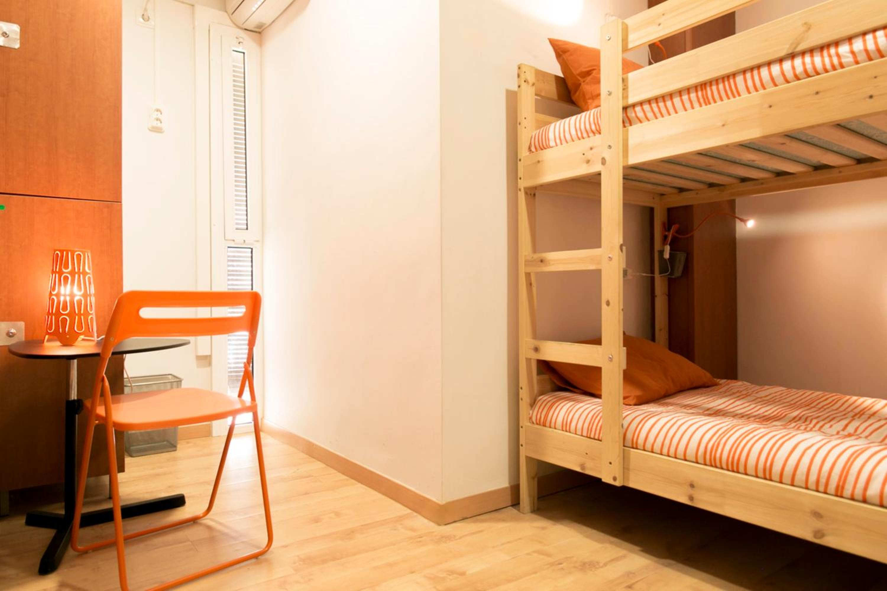 Habitación Doble Económica con Baño Compartido