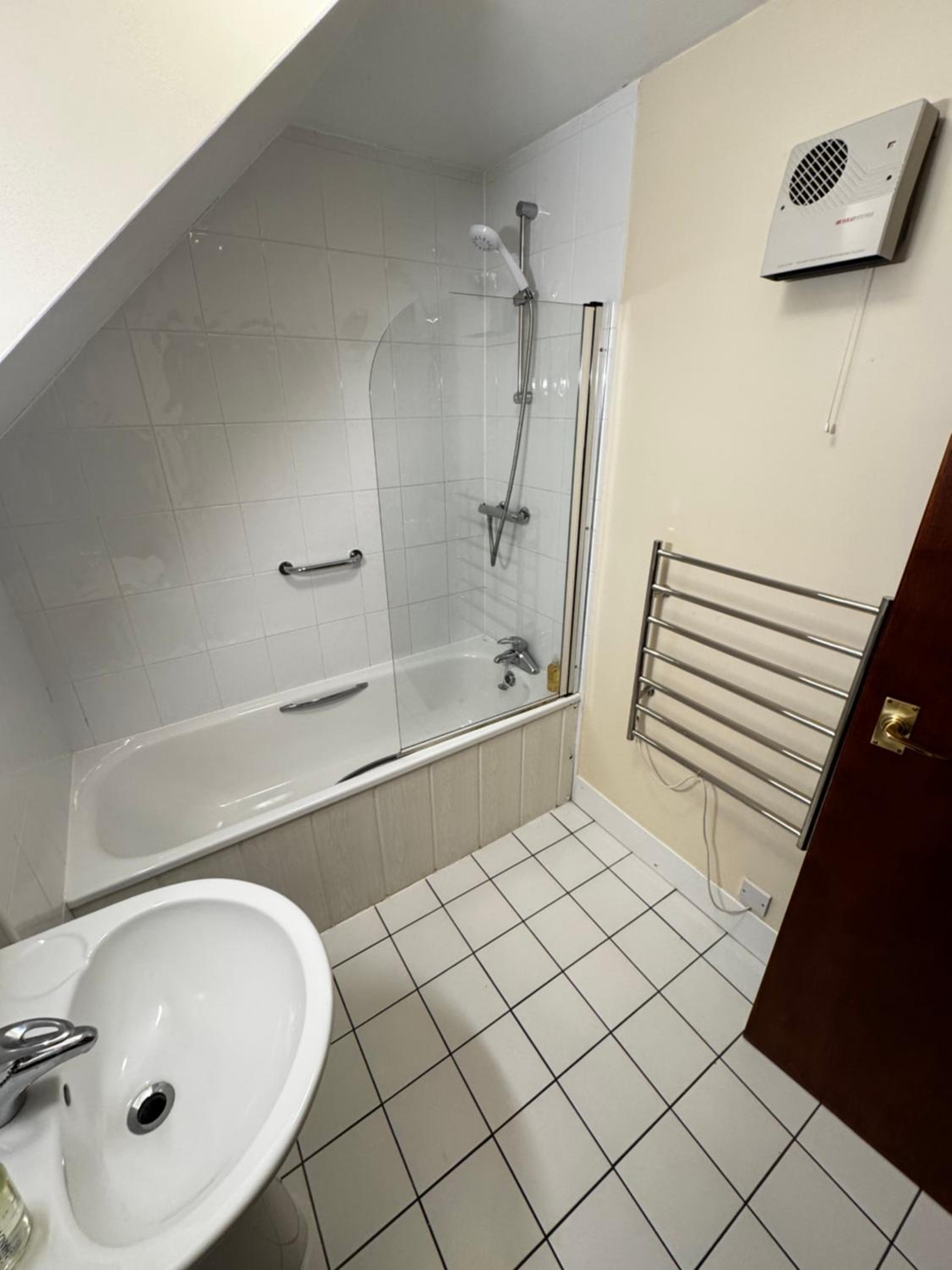 Two-Bedroom Apartment with Mountain View photo 2
