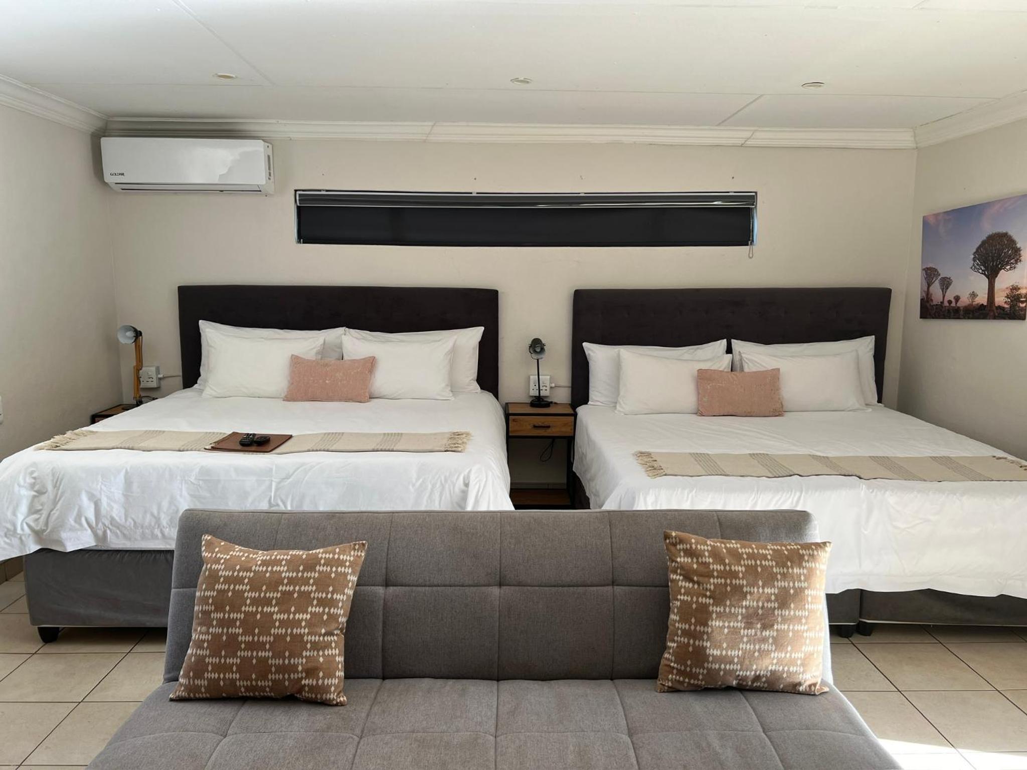 Comfort Family Room - Photo 4
