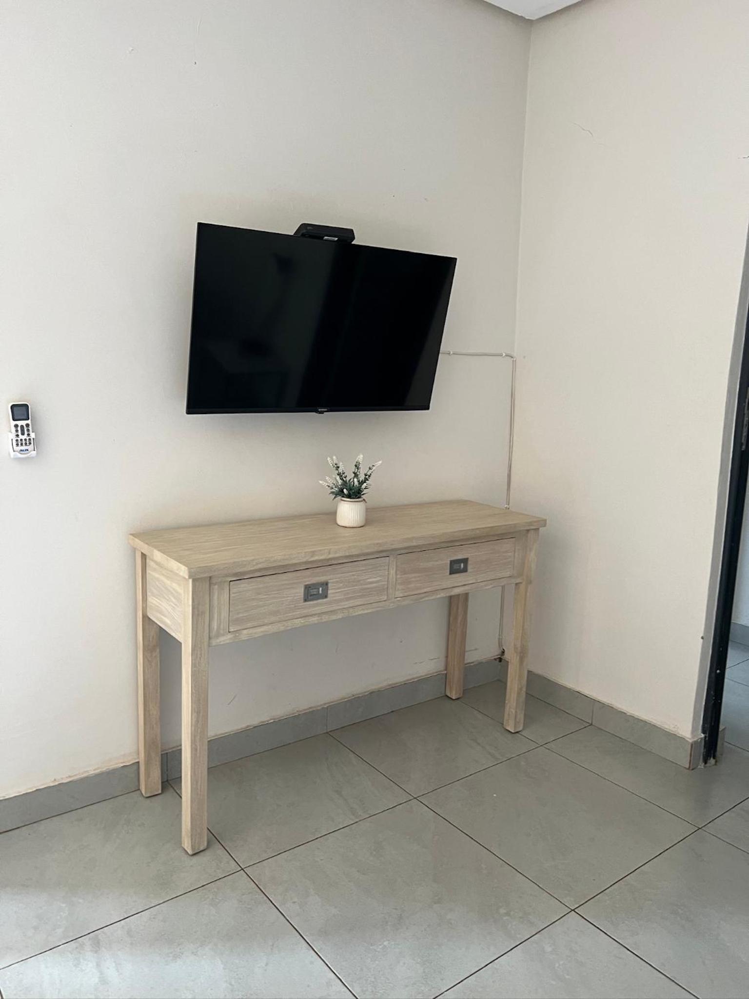 Deluxe Family Room - Photo 1