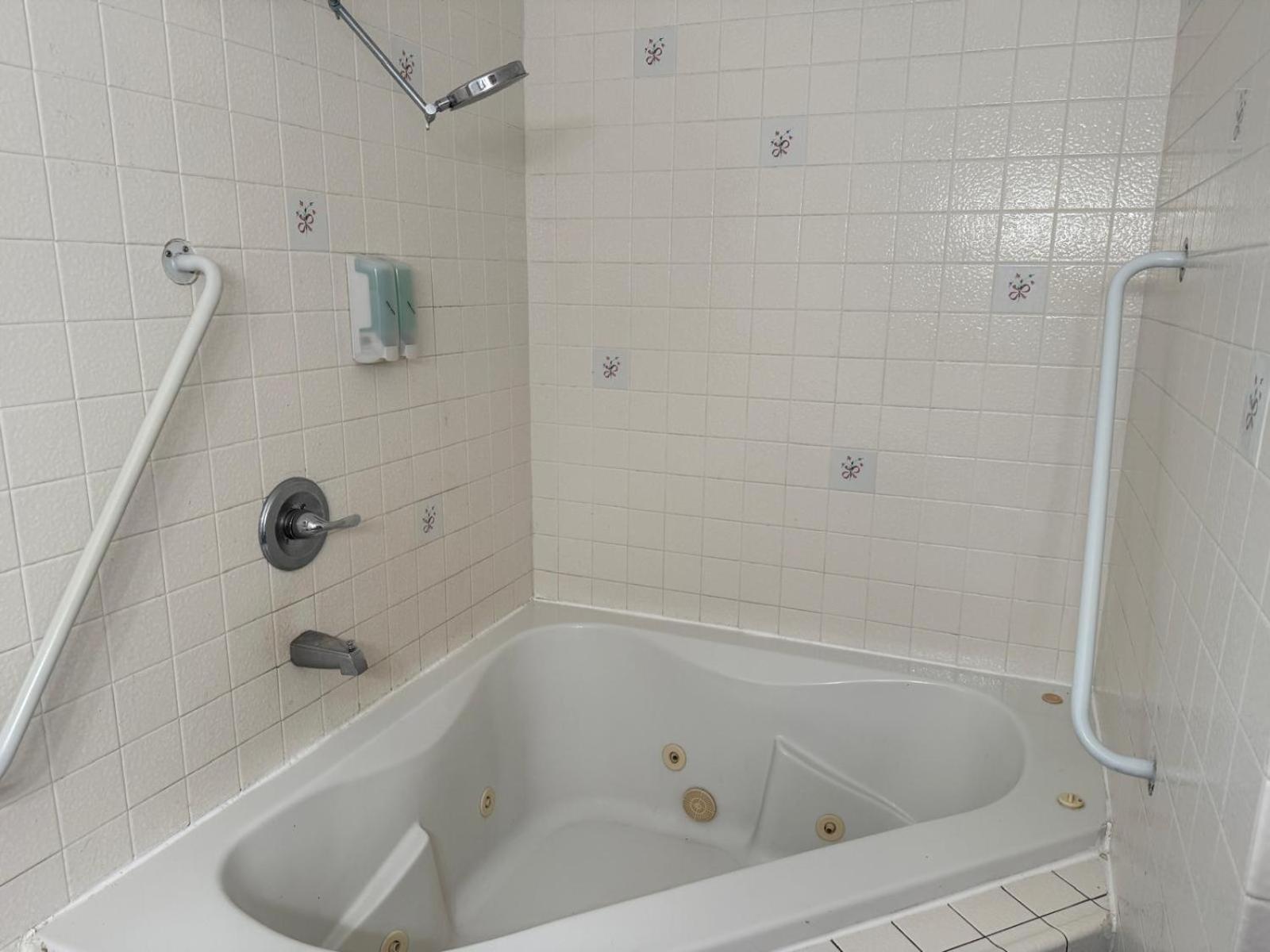Deluxe King Room photo 2