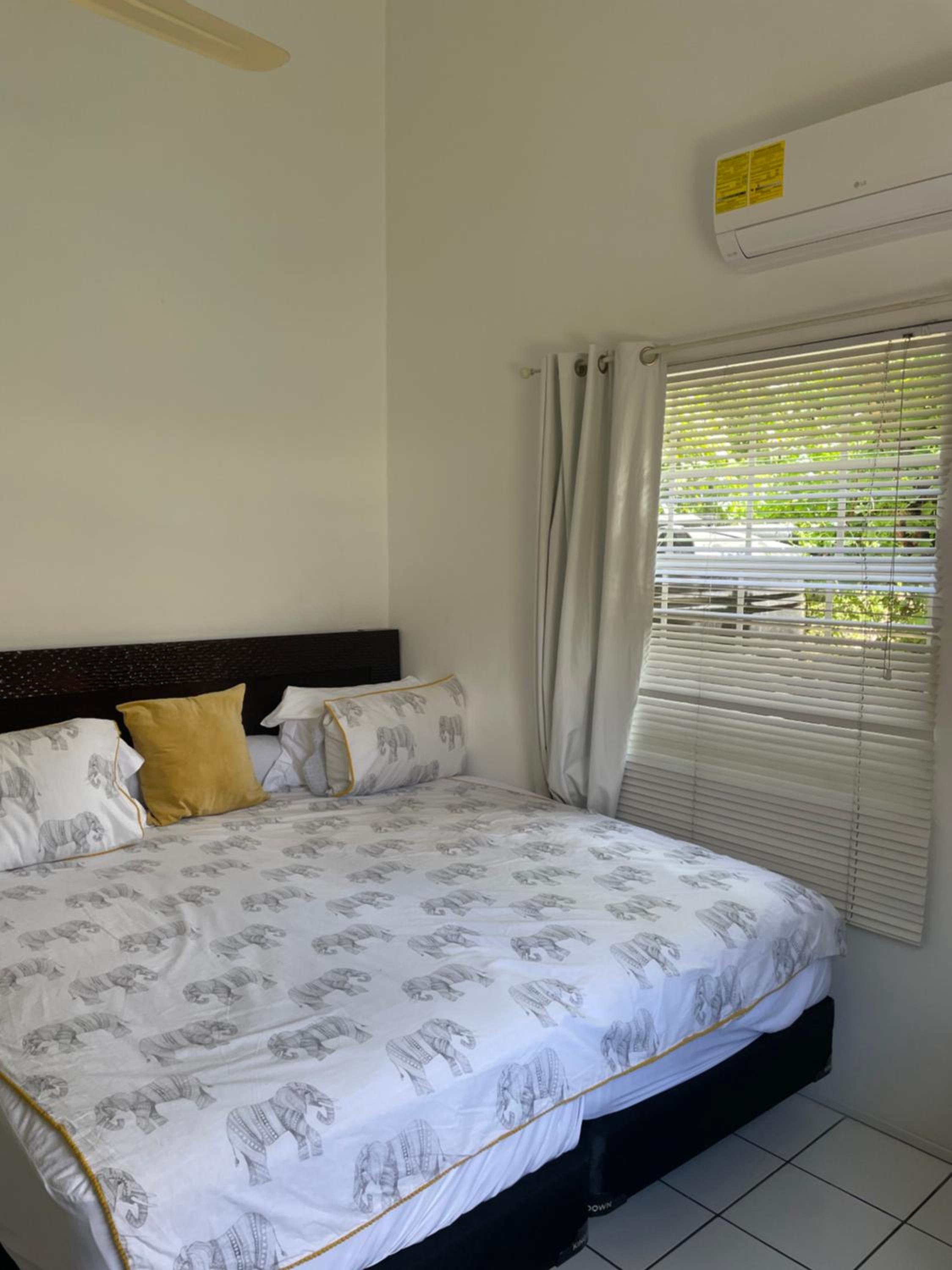 Double or Twin Room with Pool View photo 1