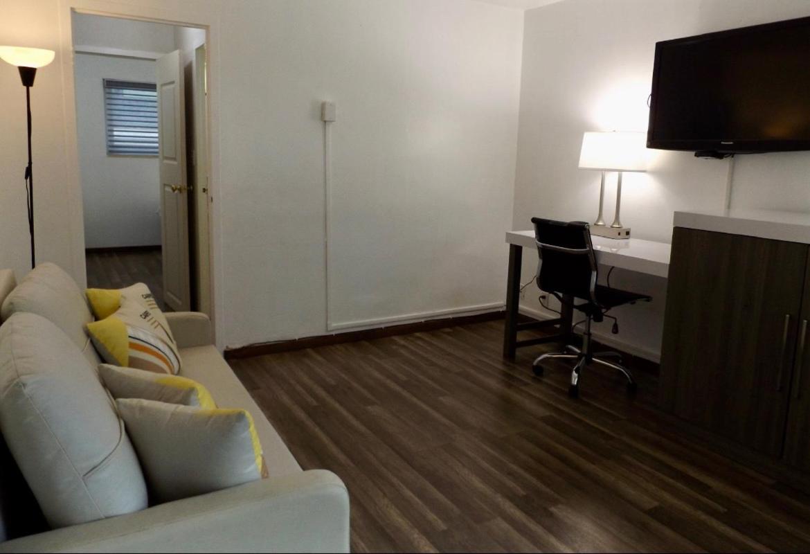 One-Bedroom Queen Suite with One Queen Bed - Non-Smoking - Photo 1