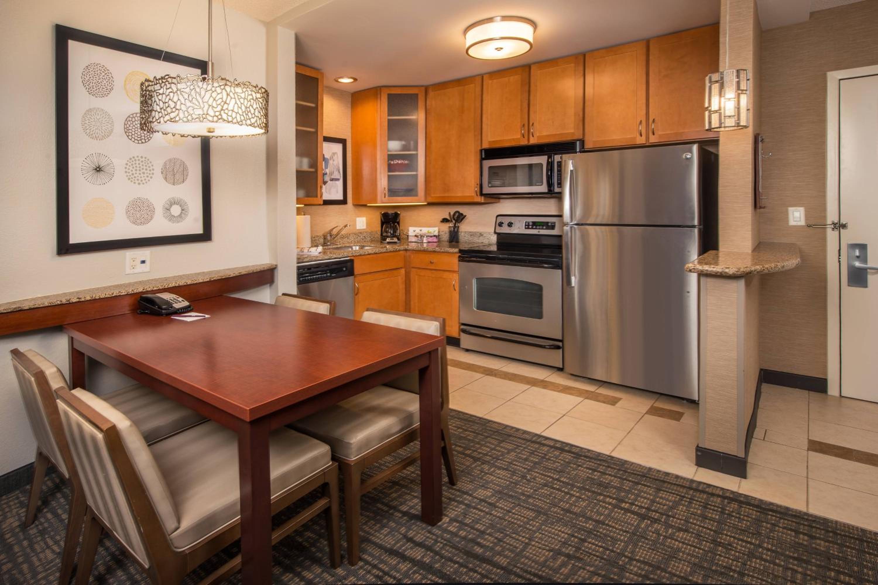 Two-Bedroom Suite - Photo 3