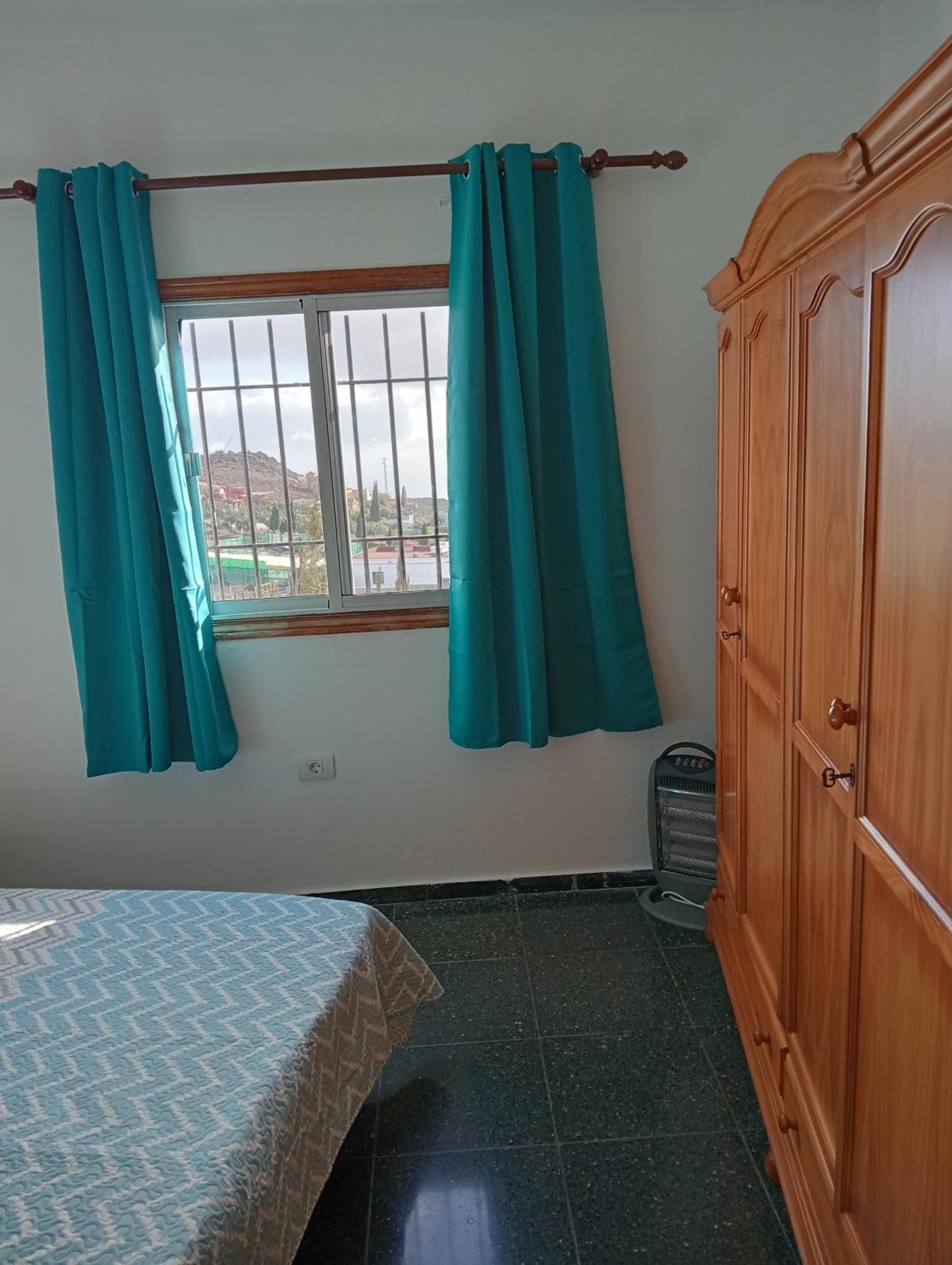 One-Bedroom House - Photo 5