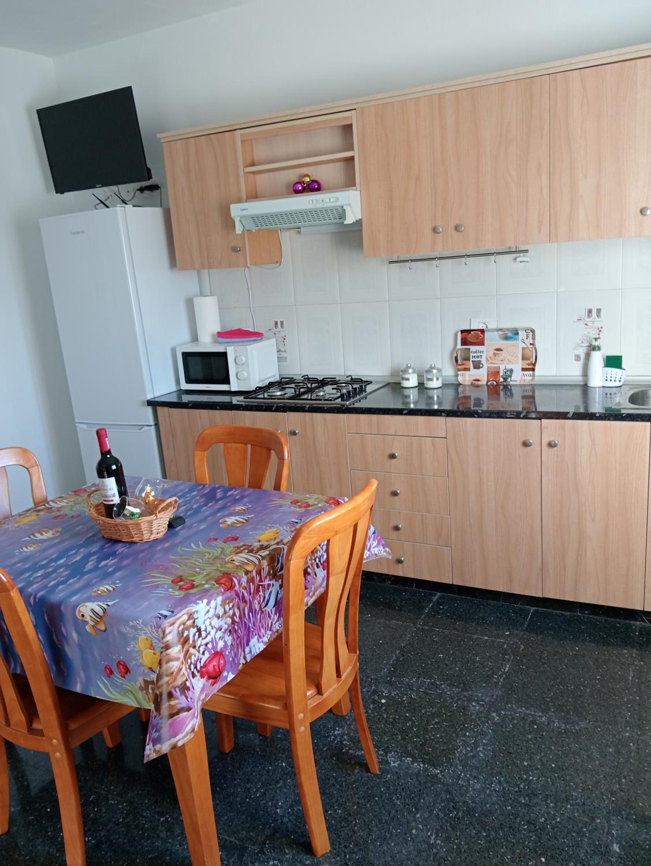 One-Bedroom House - Photo 10