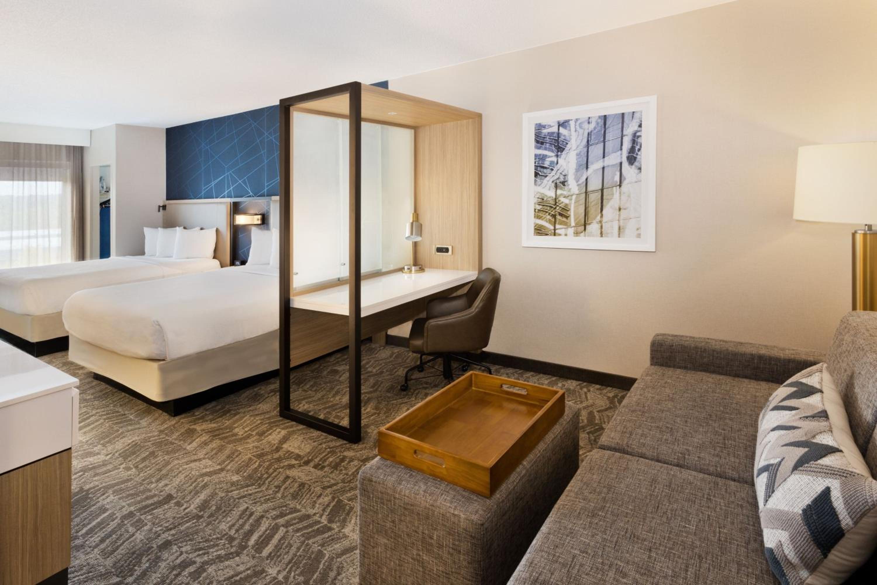 Queen Suite with Two Queen Beds, Bathtub and Trundle Sofa - Mobility Access/Hearing Accessible - Photo 1