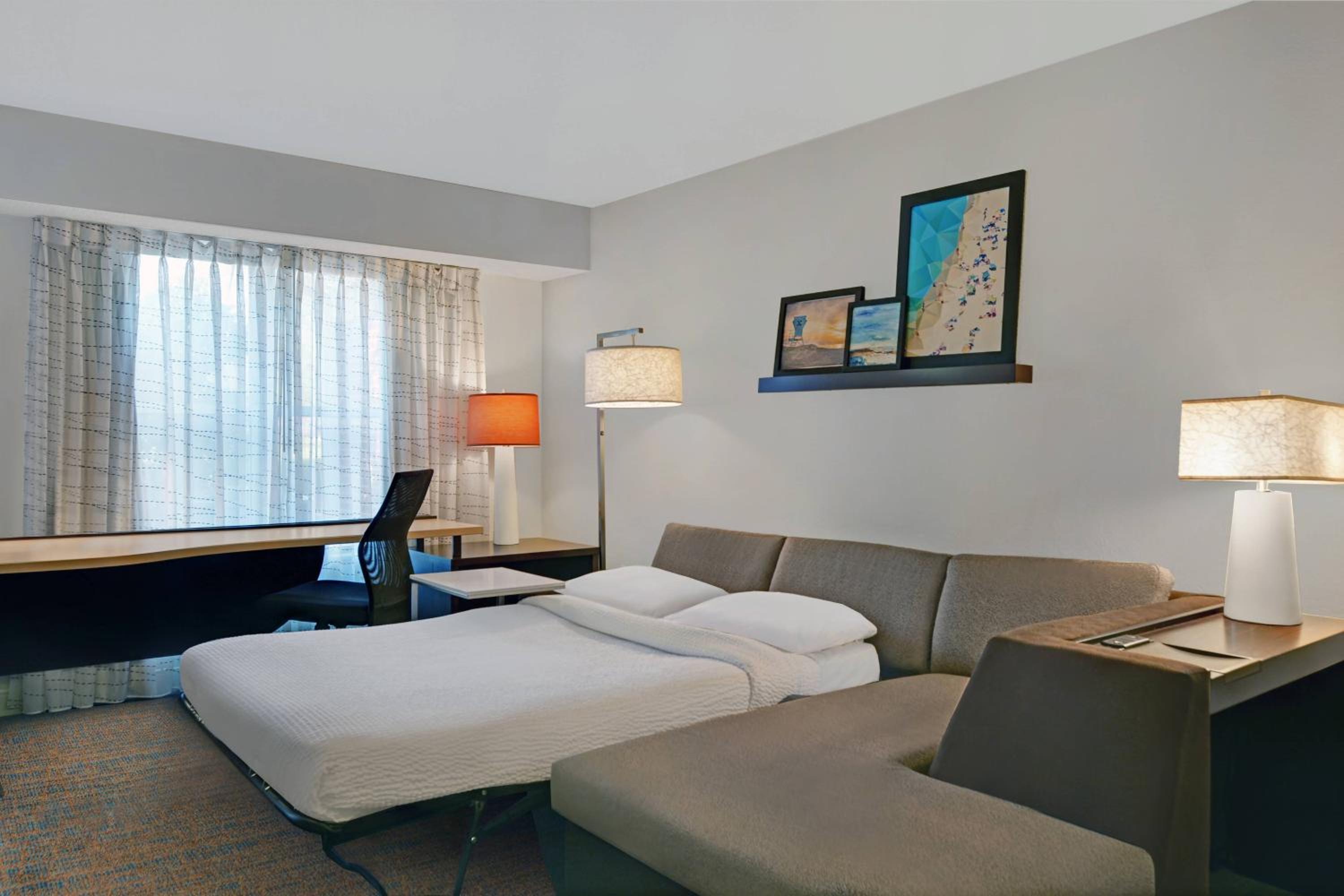 King Studio with Sofa Bed - Mobility and Hearing Accessible with Tub