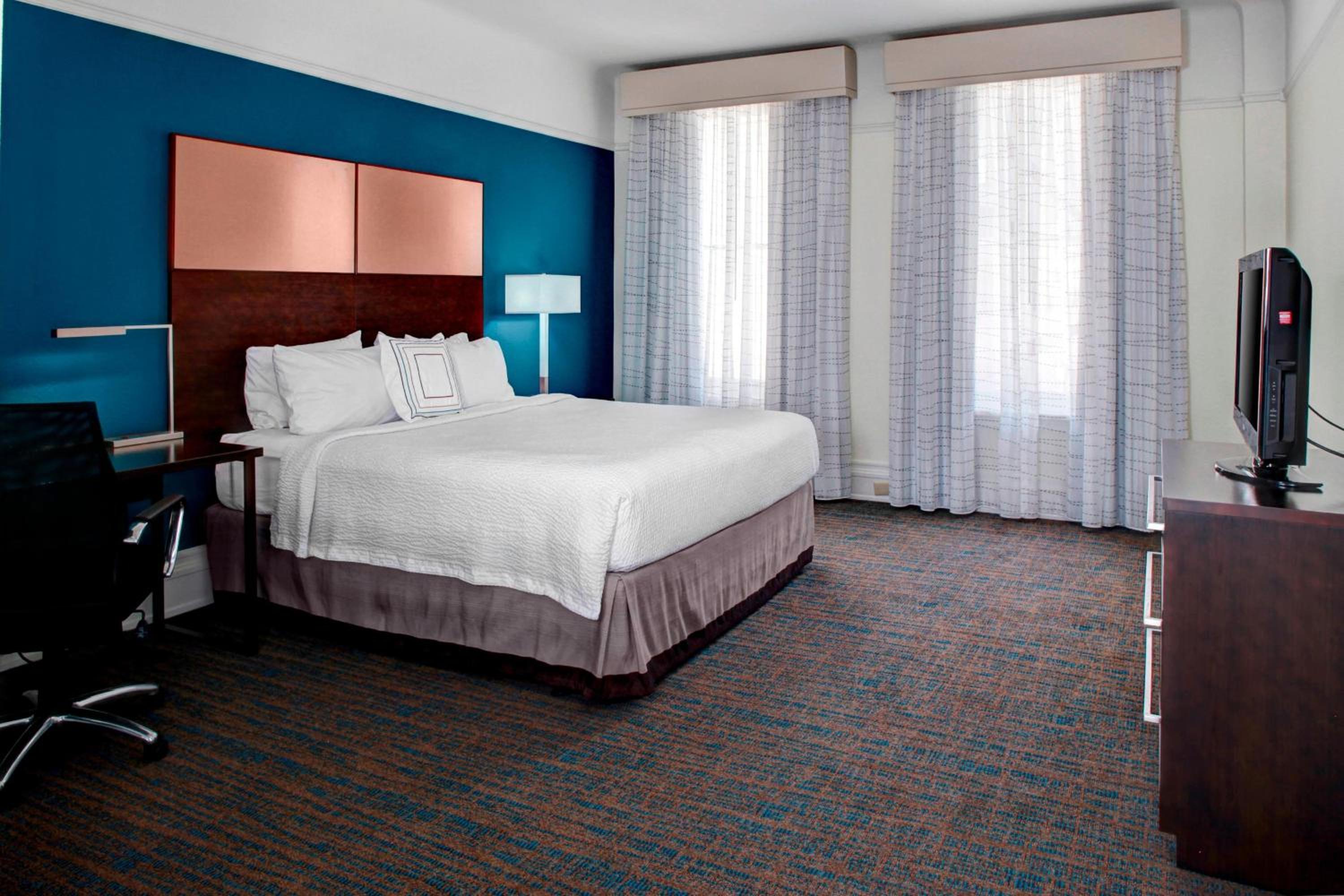 One-Bedroom King Suite with Sofa Bed - Hearing Accessible photo 1