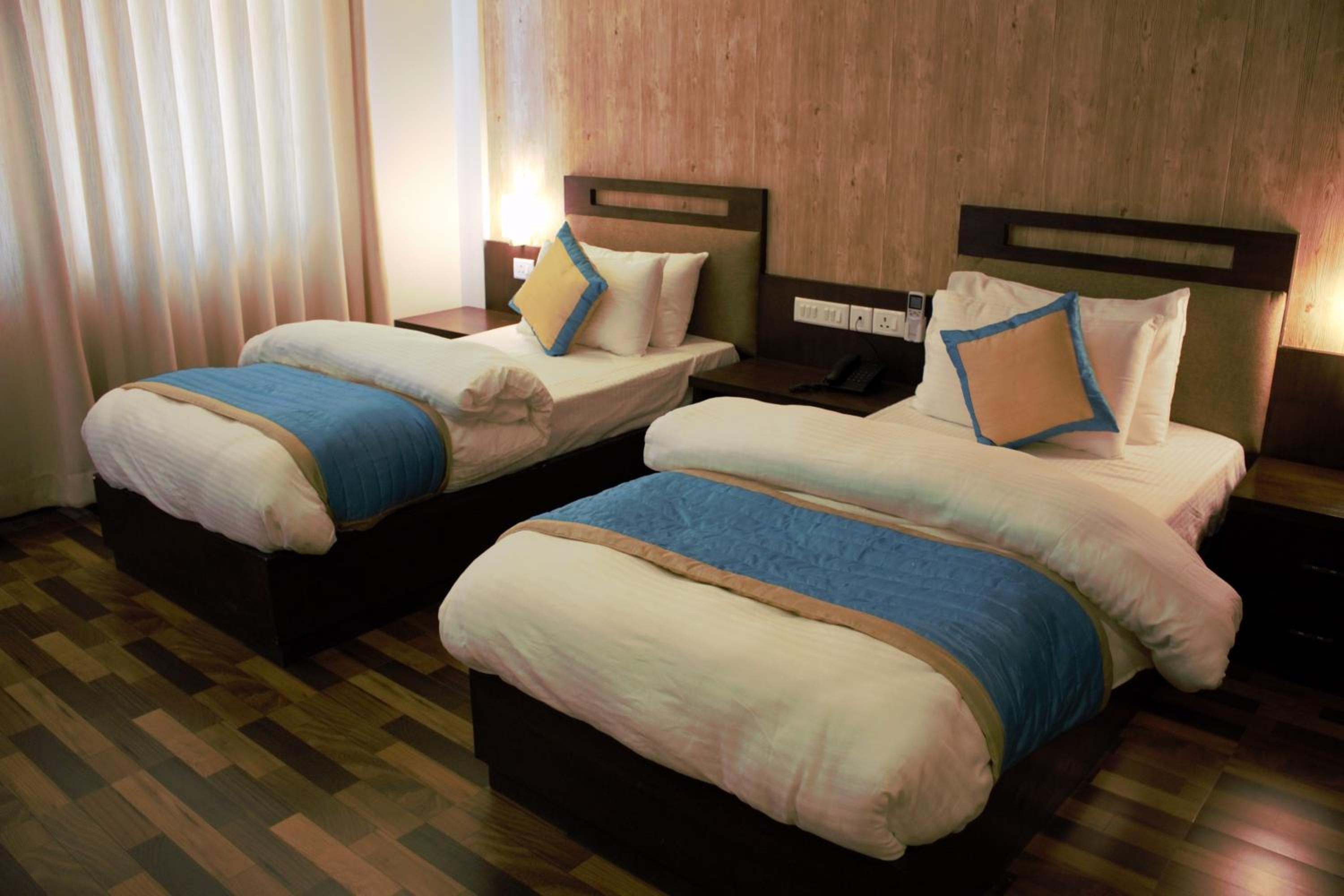 Deluxe King Suite photo 2