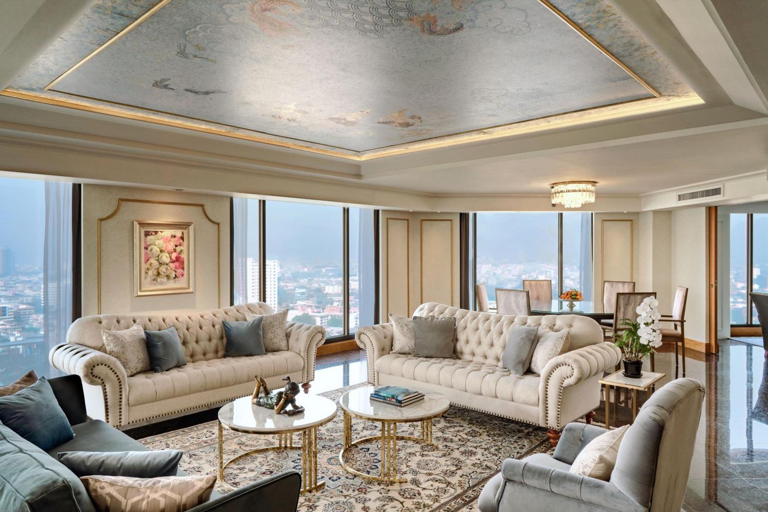 Two-Bedroom Preseidential Suite with River View - Club Lounge Access