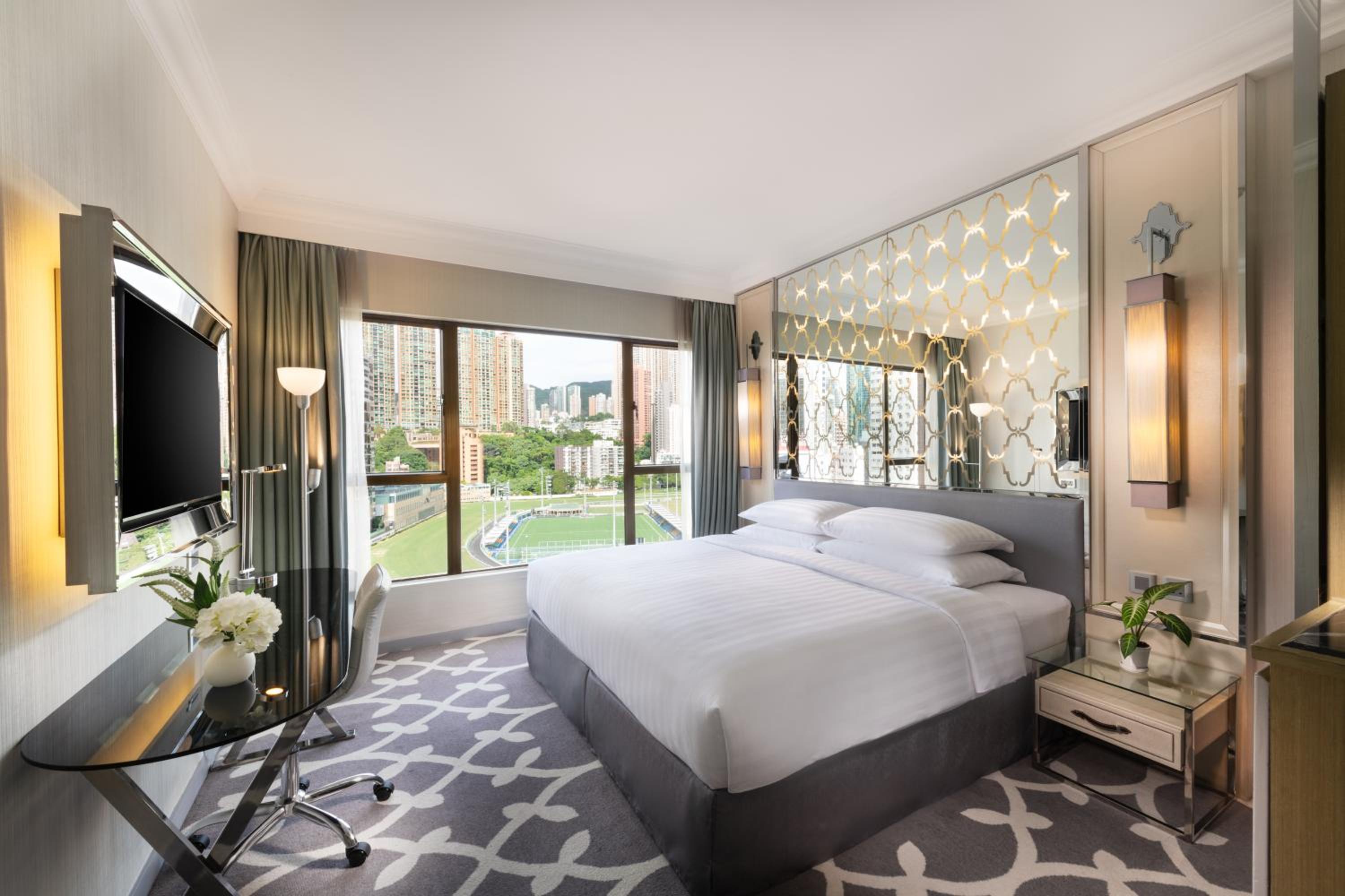 Premier Course View with Daily 2 Alternating Hotel Buffet or Local Breakfasts