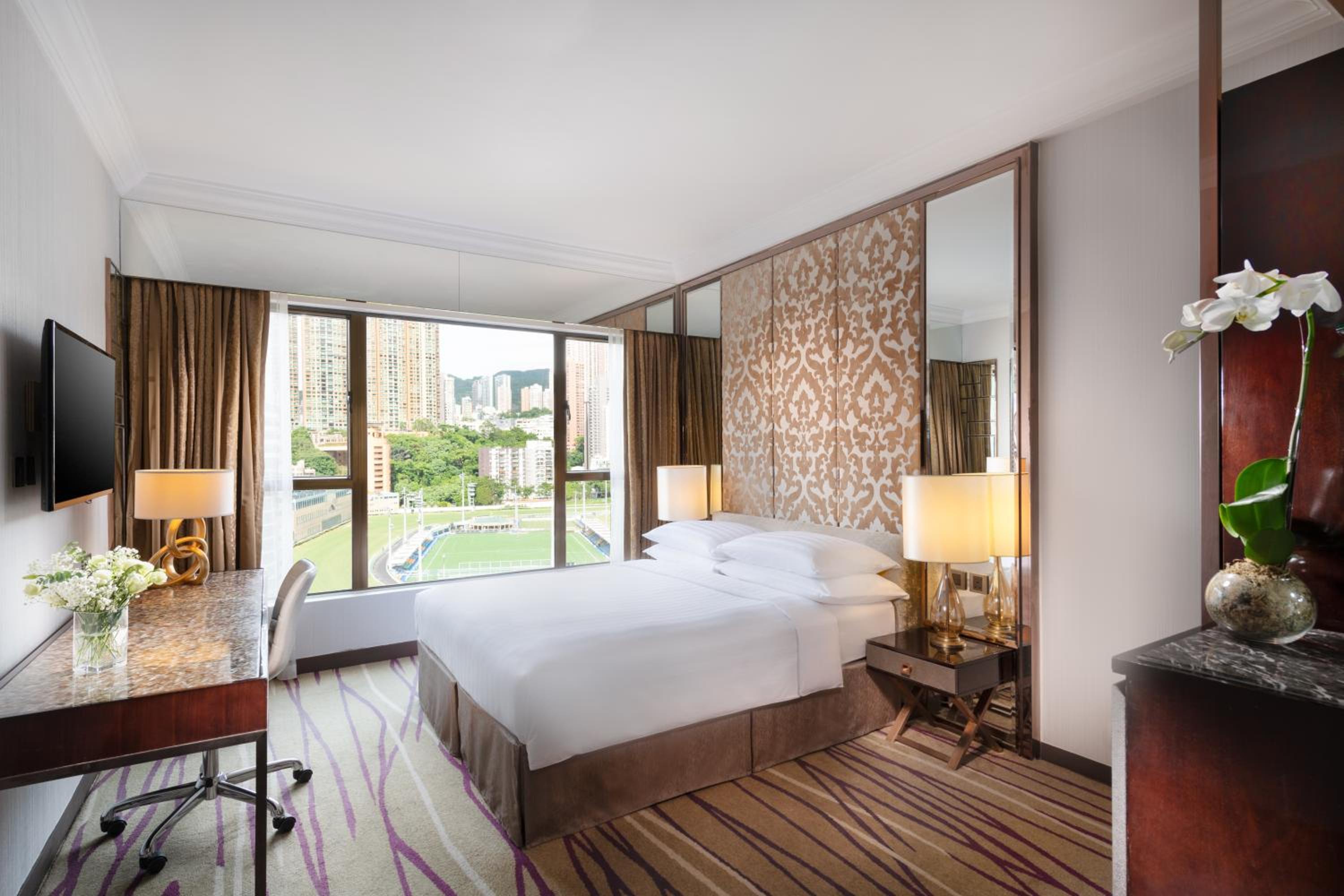Premier Course View with Daily 2 Alternating Hotel Buffet or Local Breakfasts