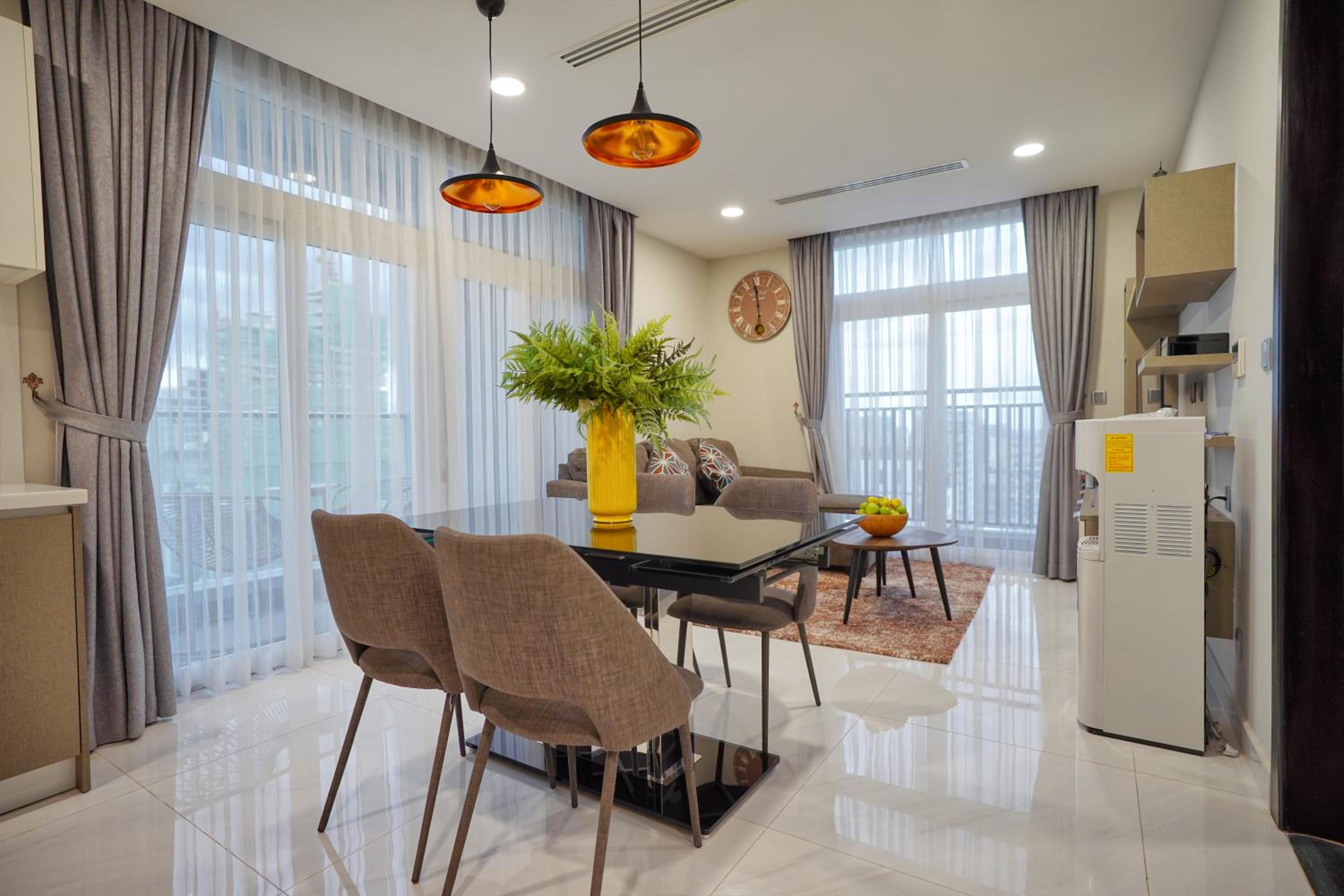 Two-Bedroom Apartment with Balcony - Photo 3
